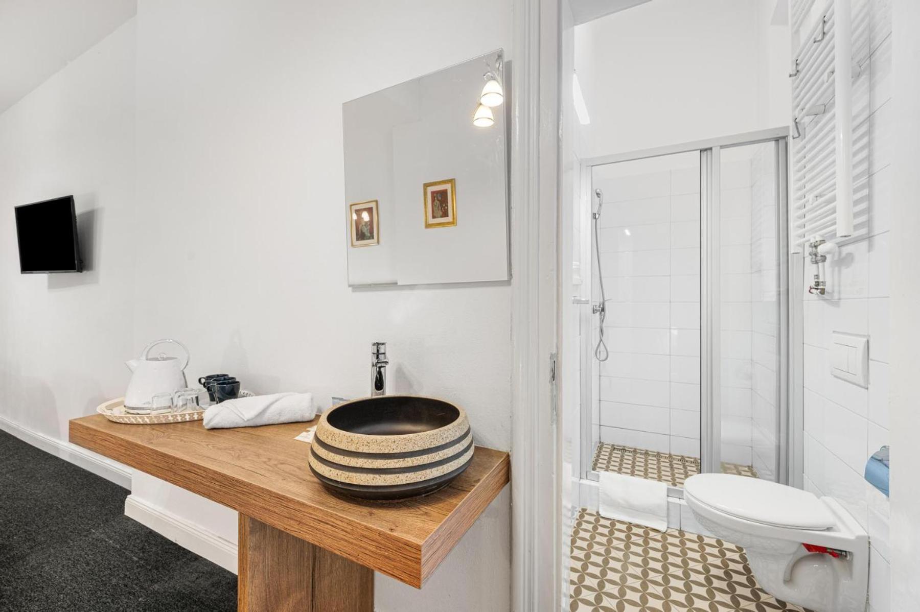 Budget Triple Room - Photo 5