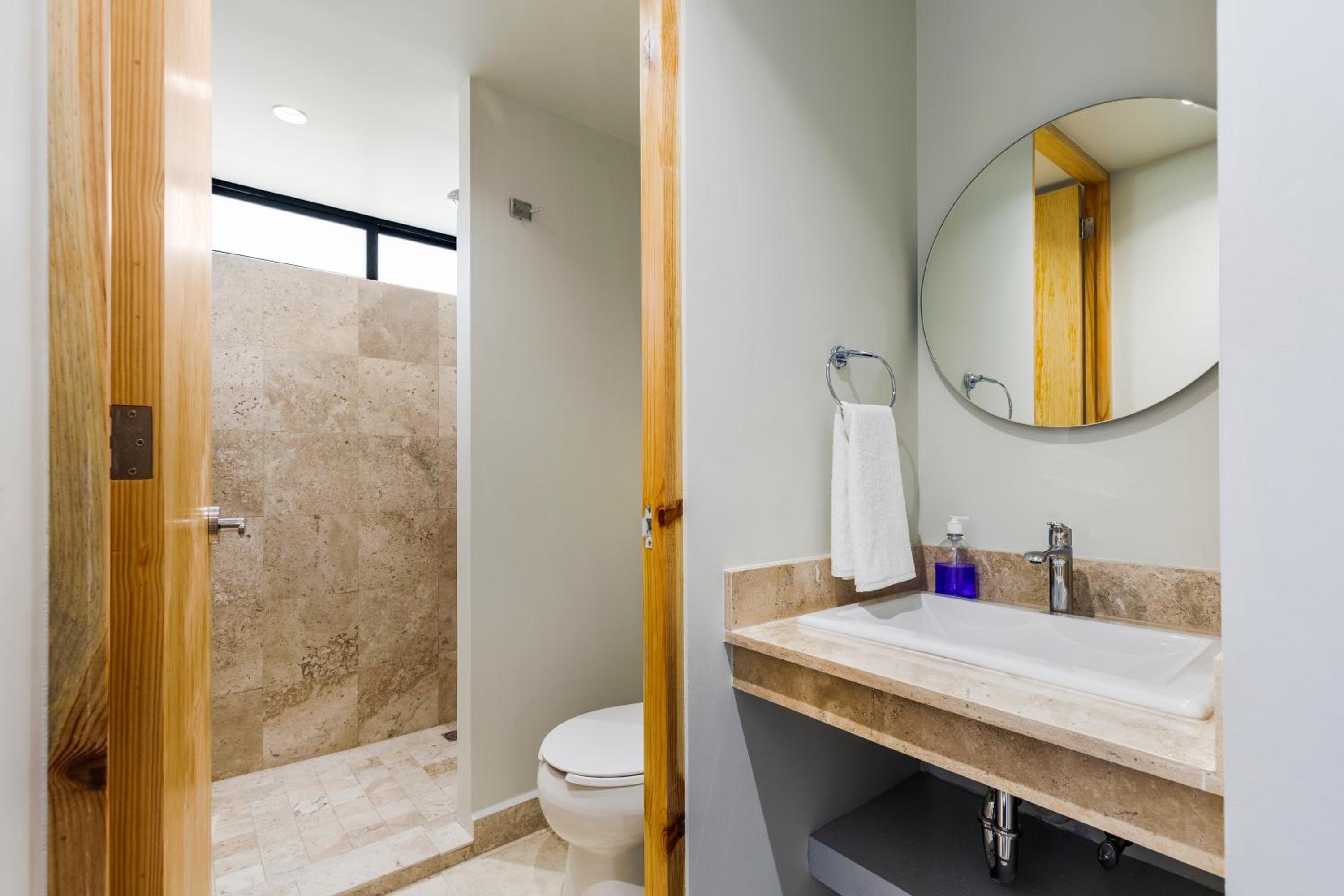 Duplex Suite - Photo 12