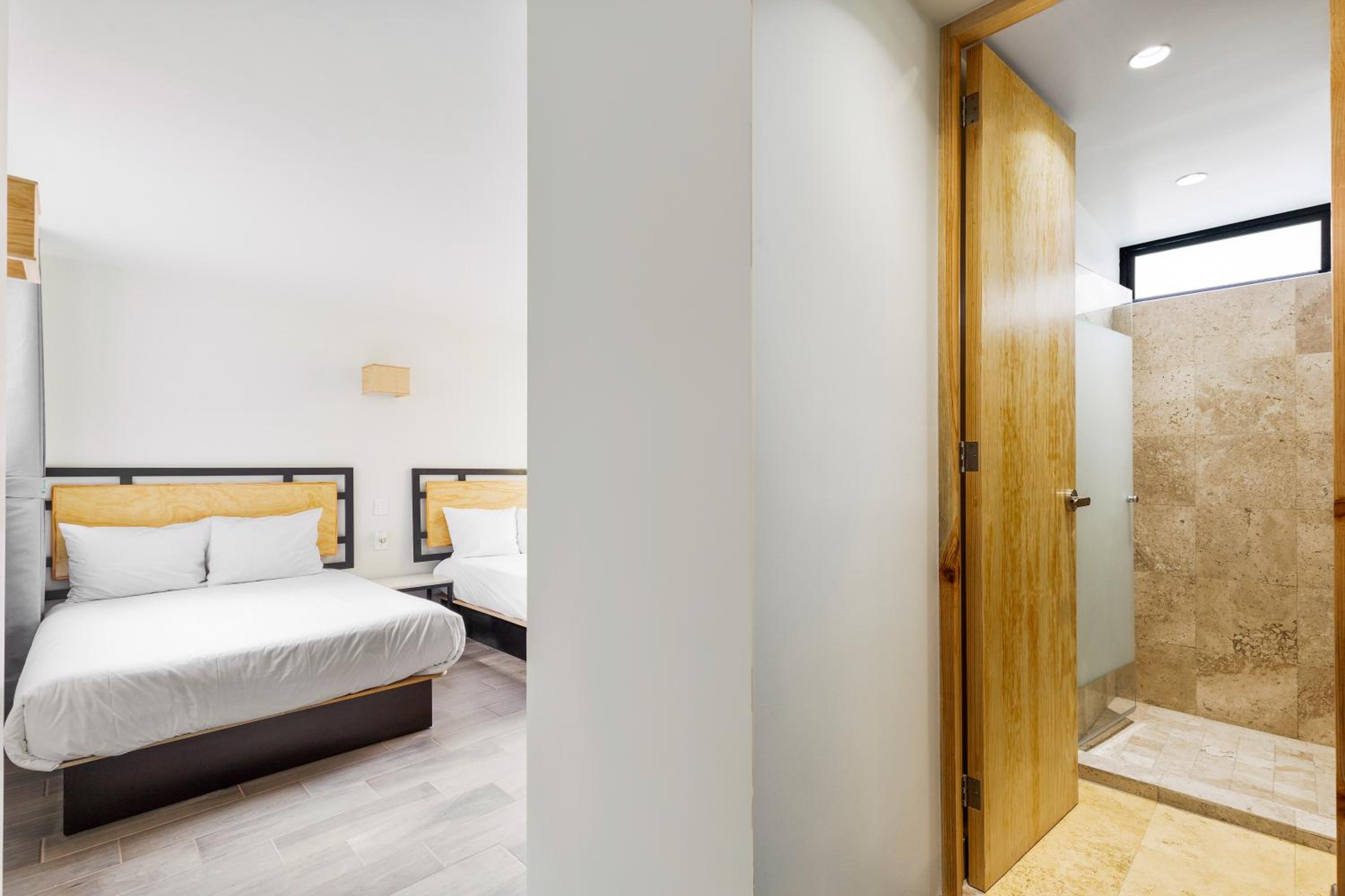 Duplex Suite - Photo 4