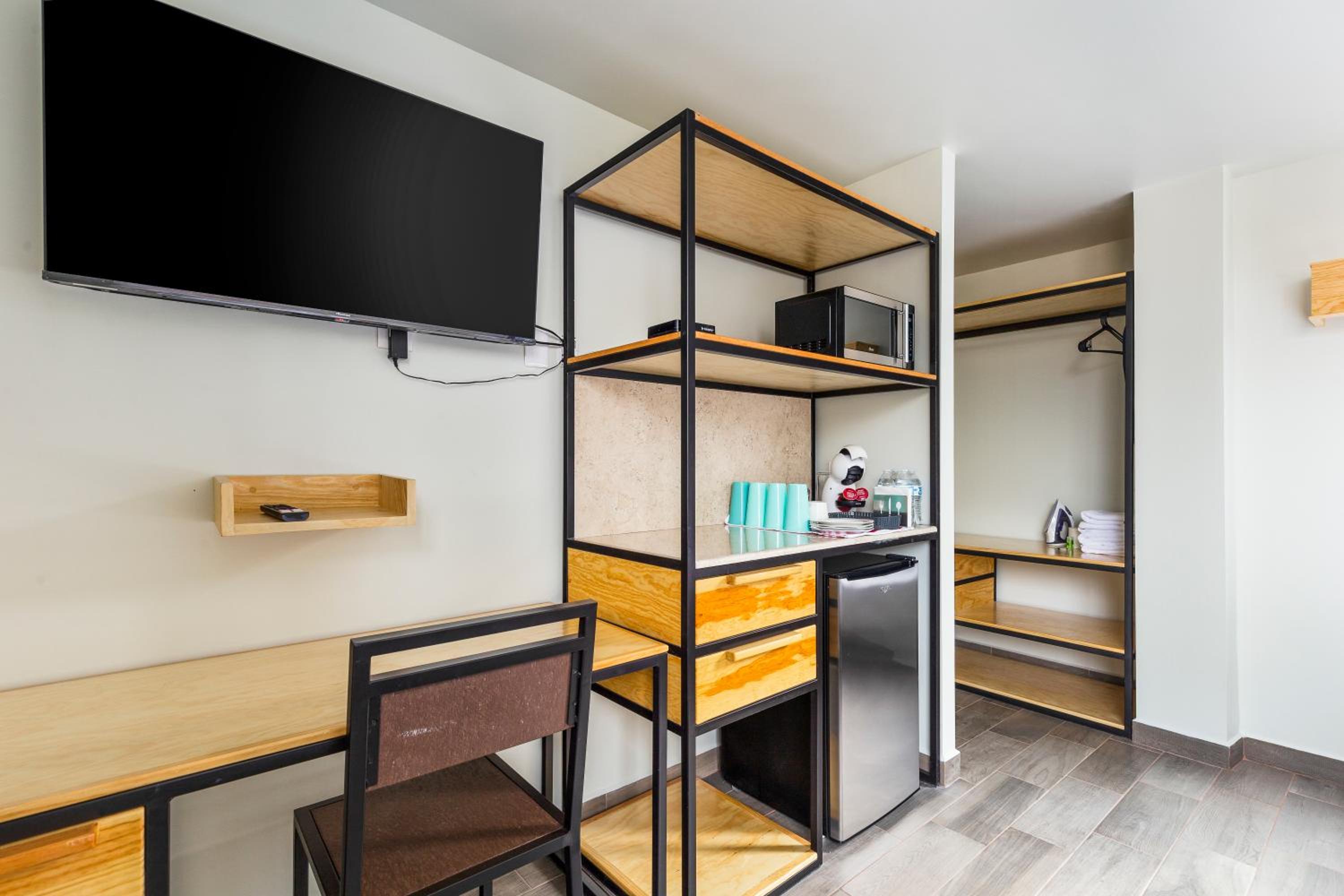 Duplex Suite - Photo 3