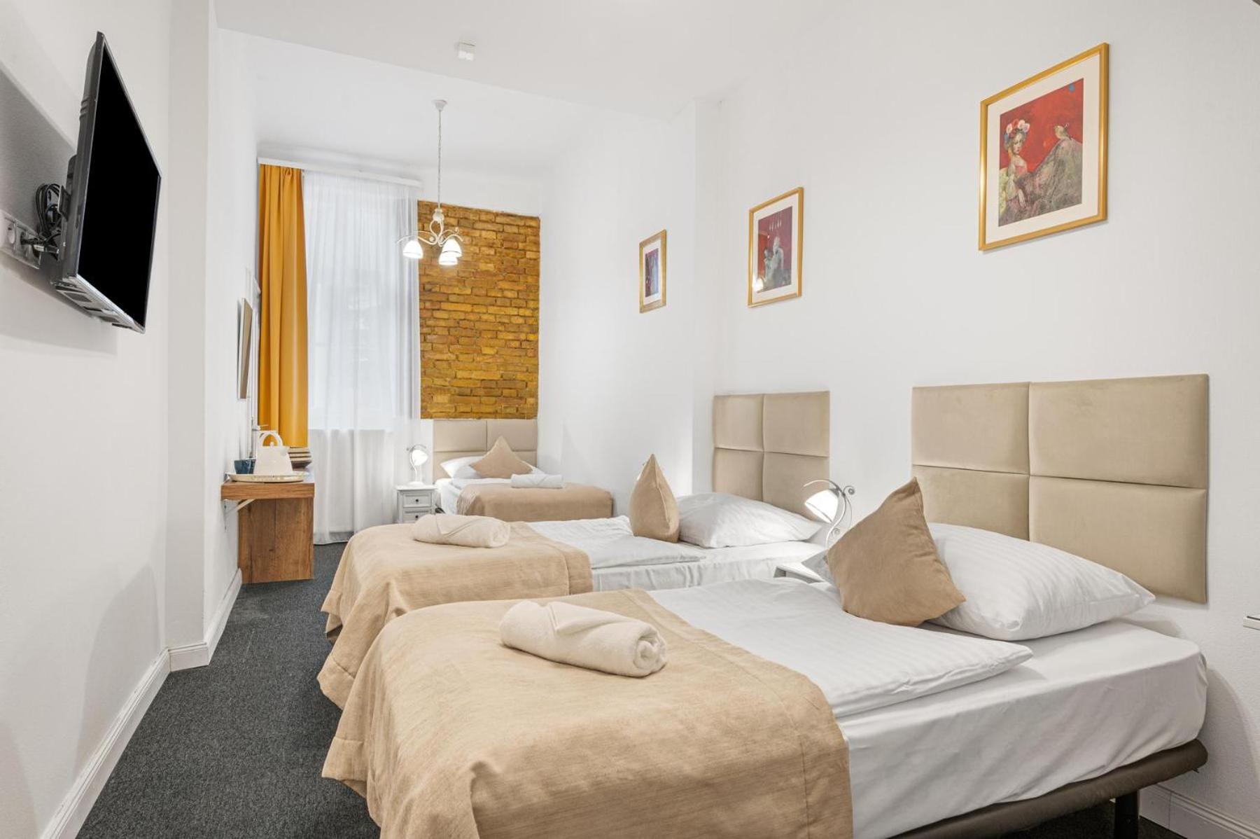 Budget Triple Room - Photo 1