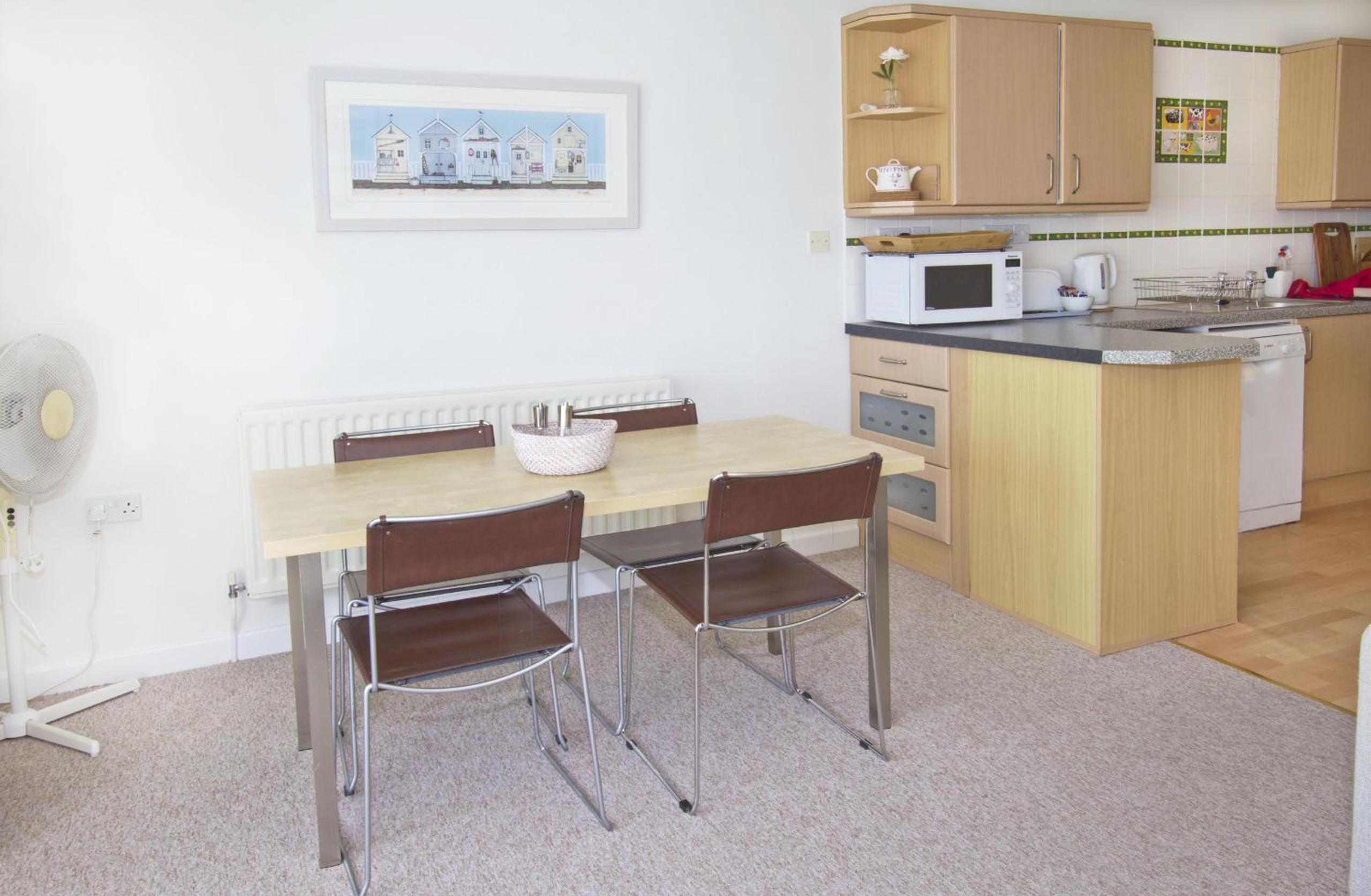 Apartment with Sea View - Photo 5