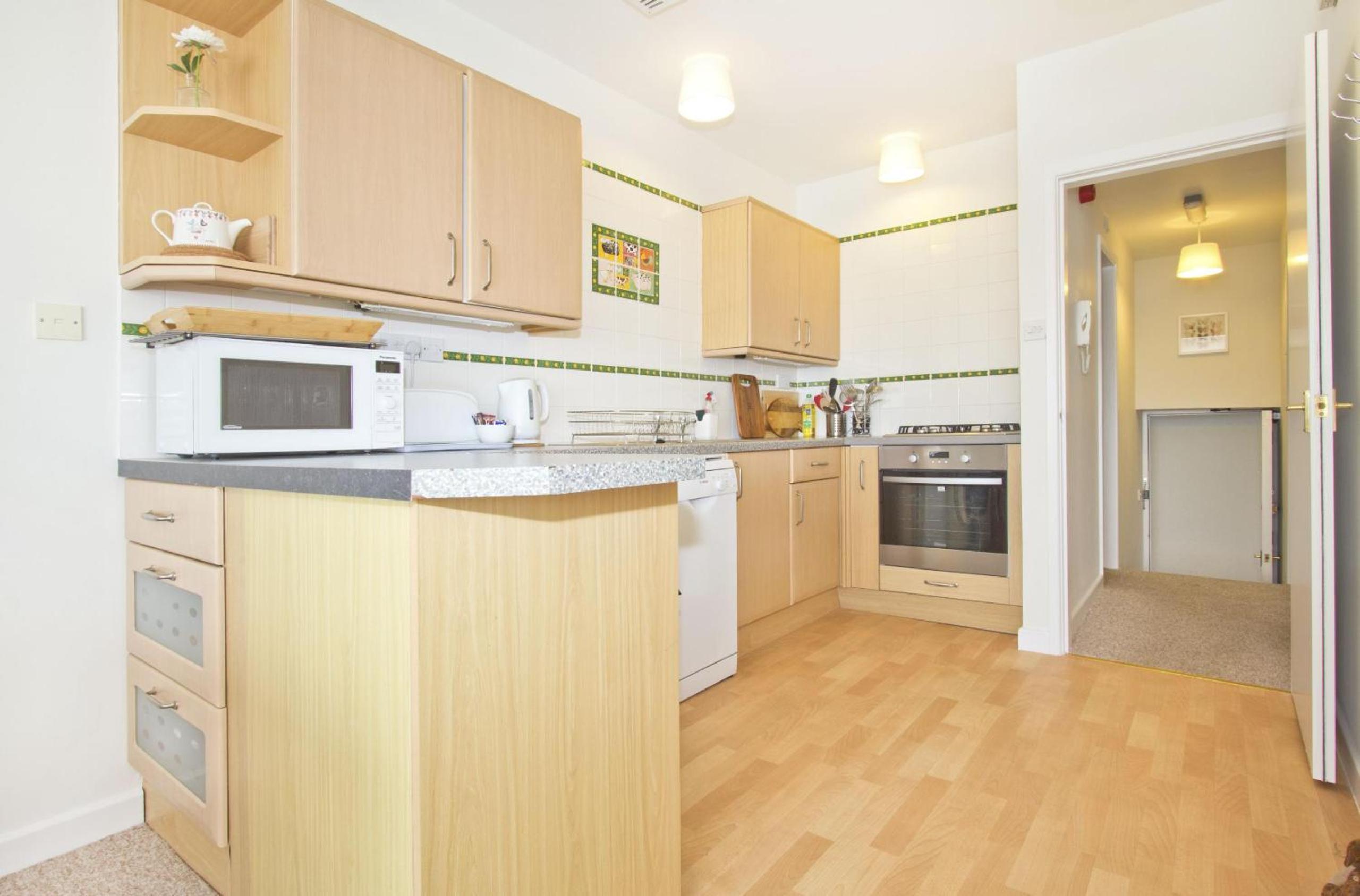 Apartment with Sea View - Photo 3