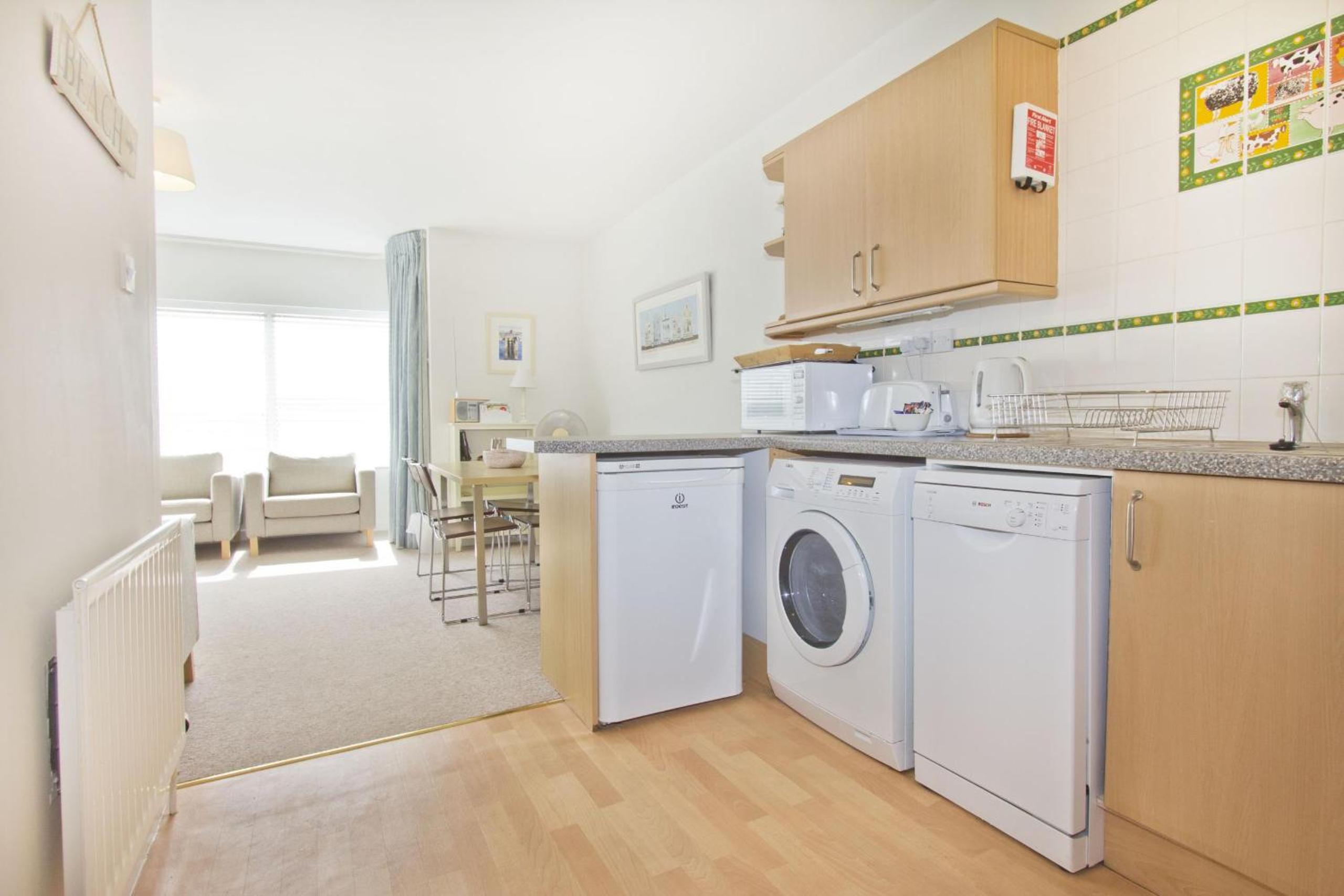 Apartment with Sea View - Photo 2