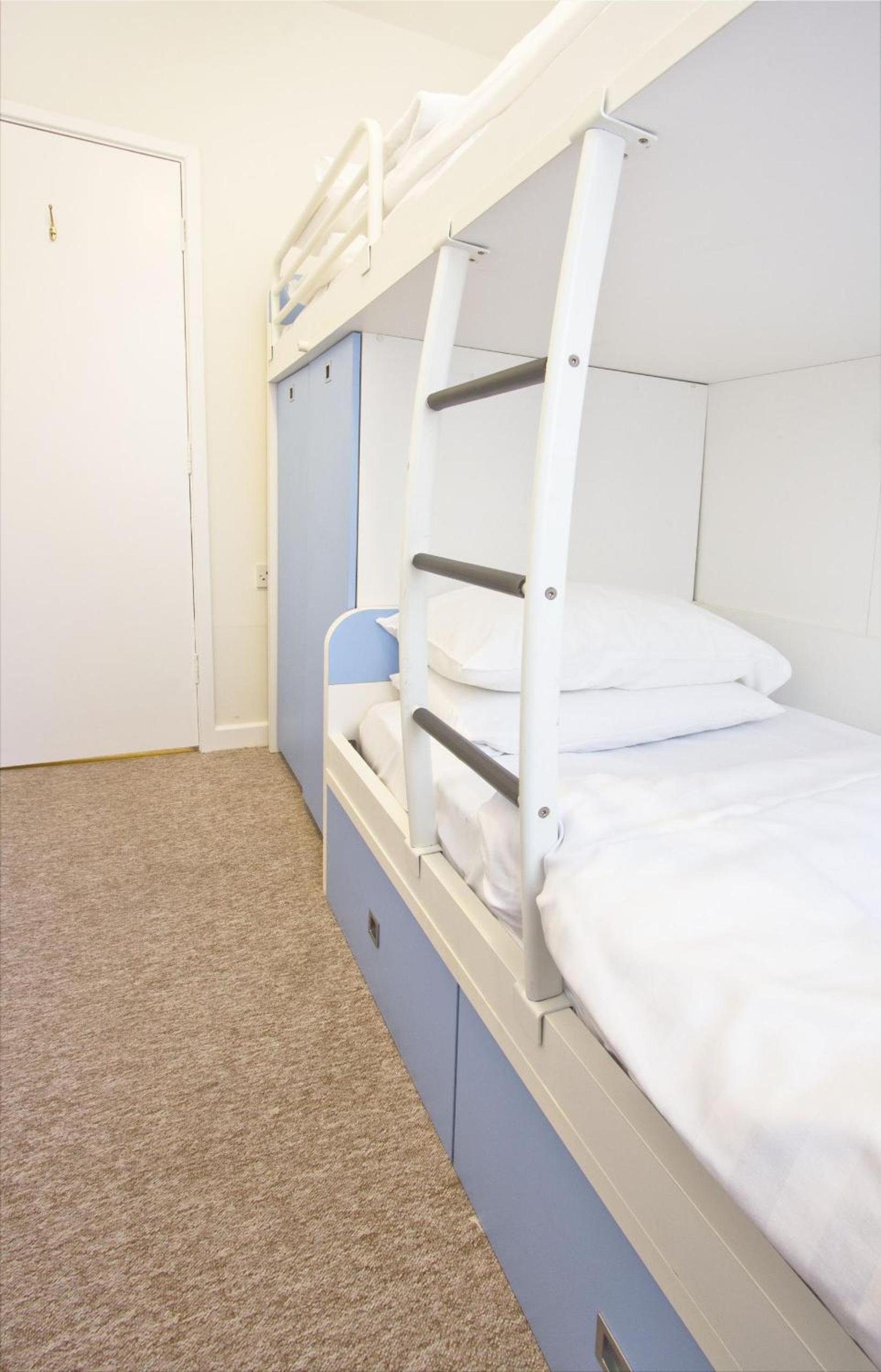 Apartment with Sea View - Photo 9