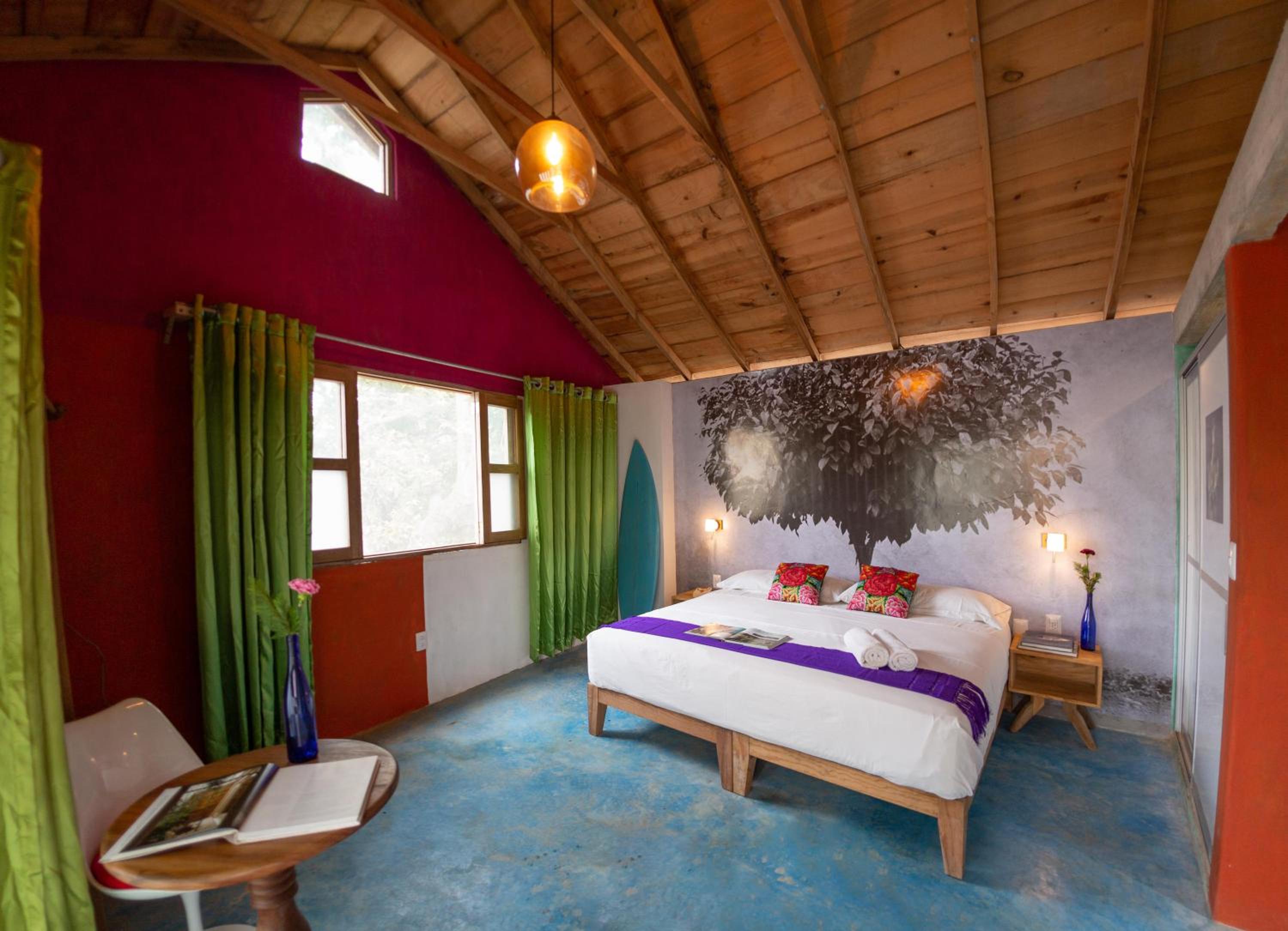 Large Double Room - Photo 3