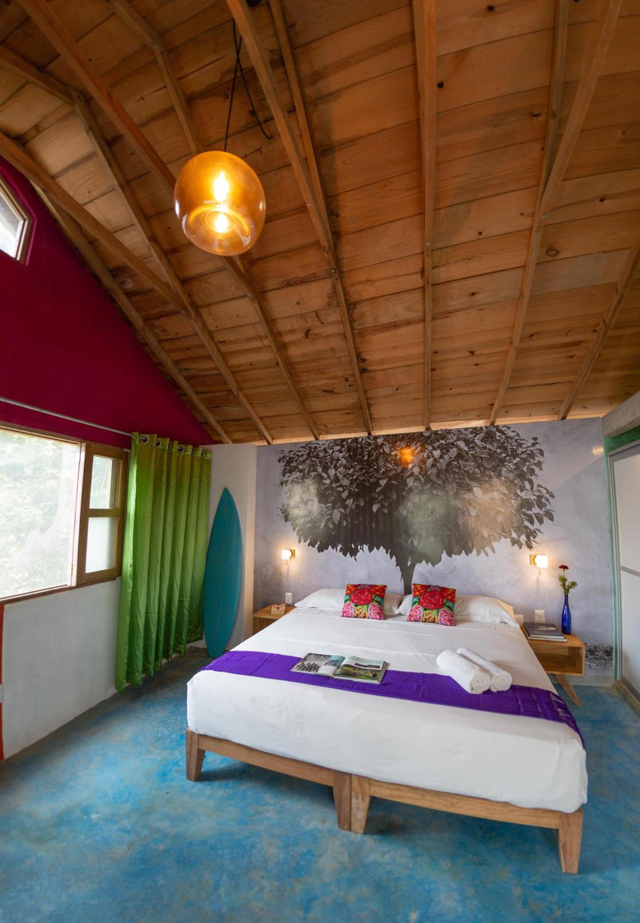 Large Double Room - Photo 1
