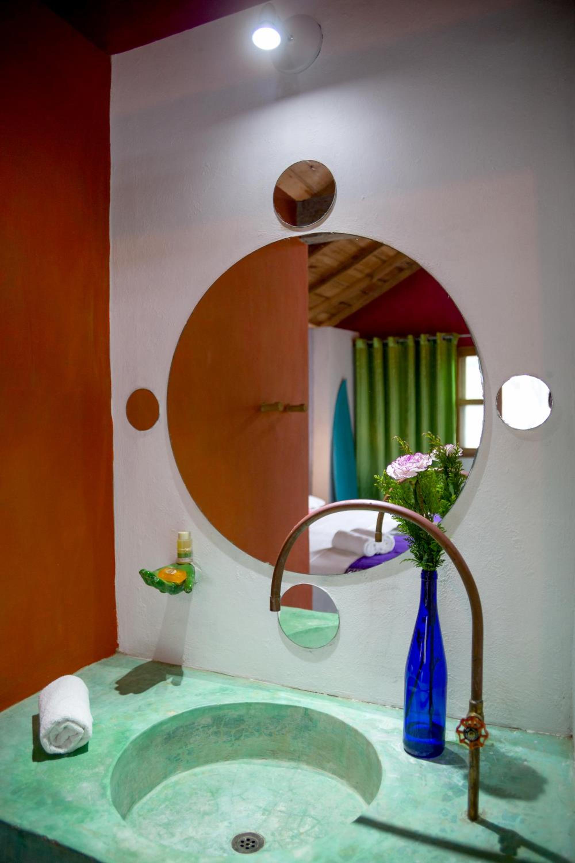 Large Double Room - Photo 12