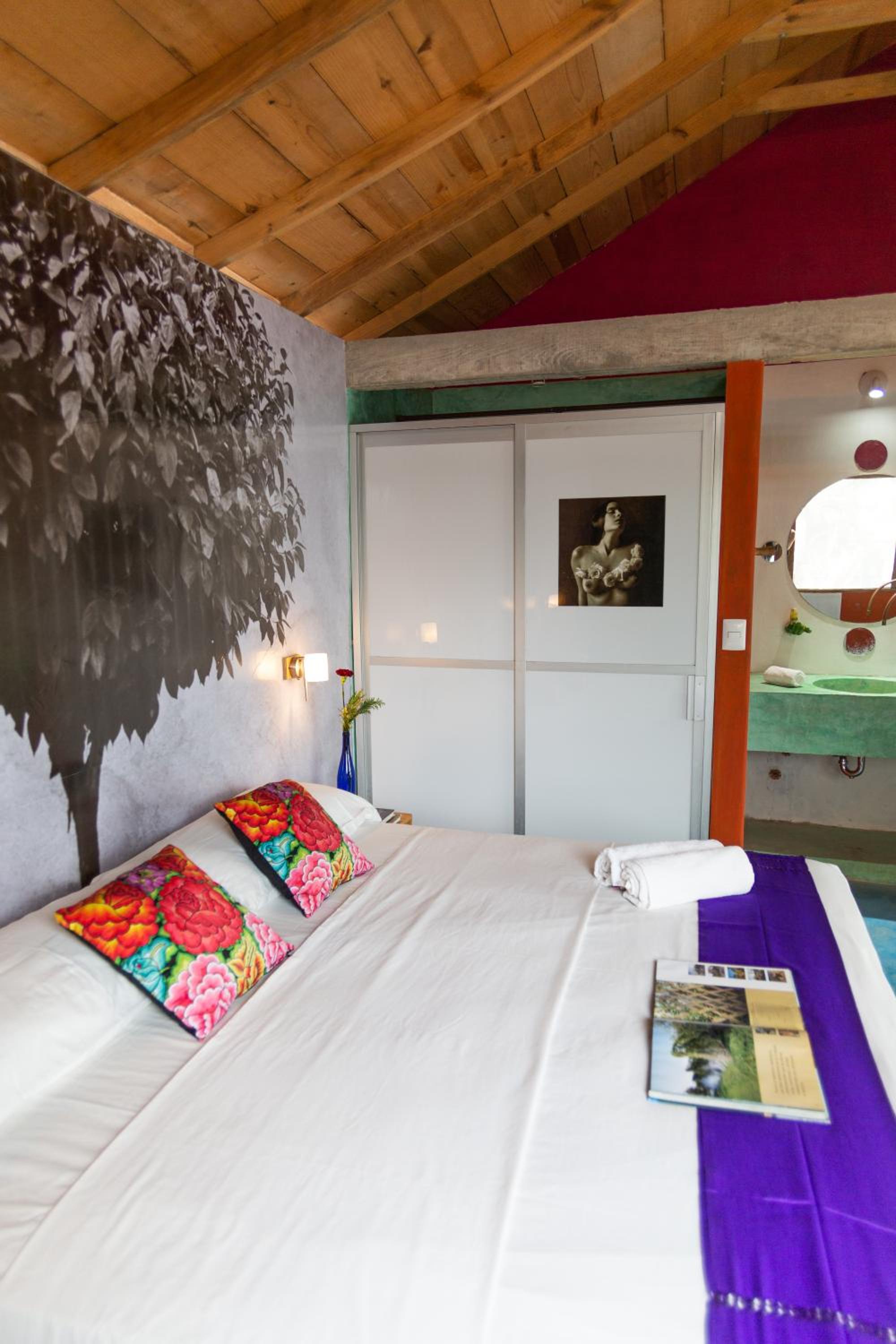 Large Double Room - Photo 7
