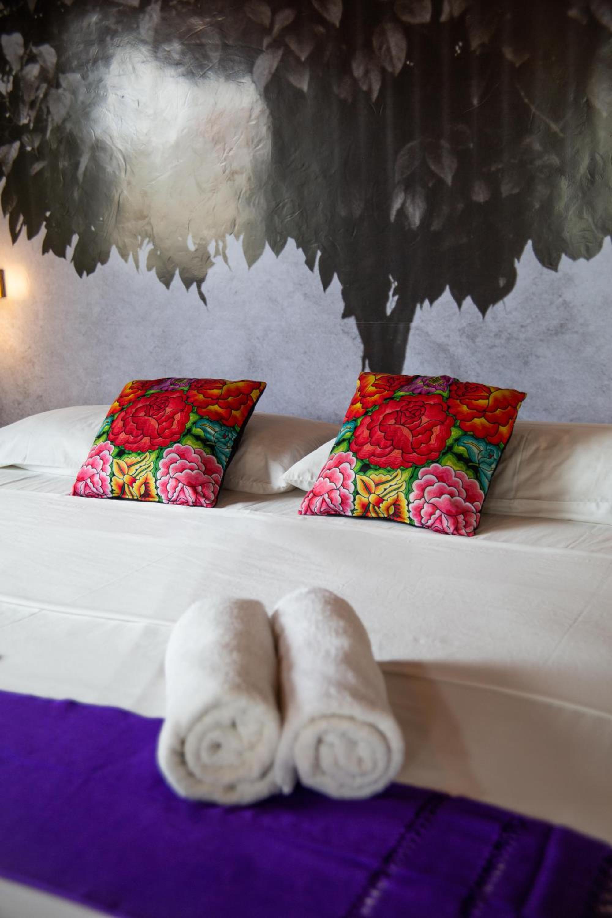 Large Double Room - Photo 4