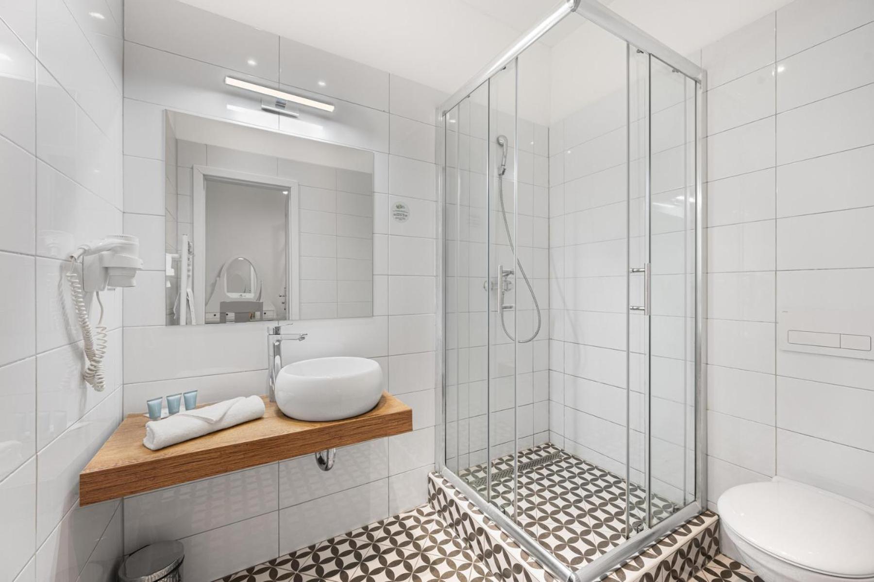 Standard Triple Room - Photo 2