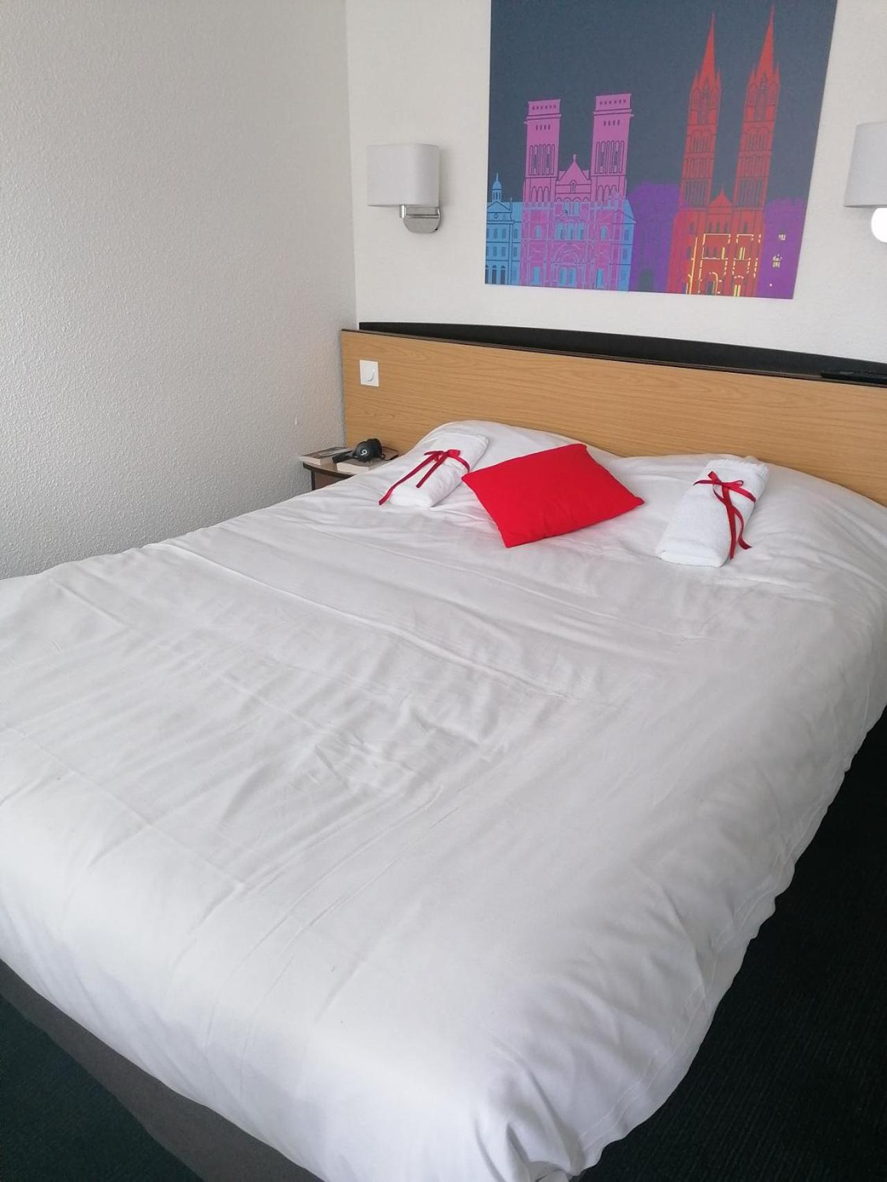 Double Room - Photo 7