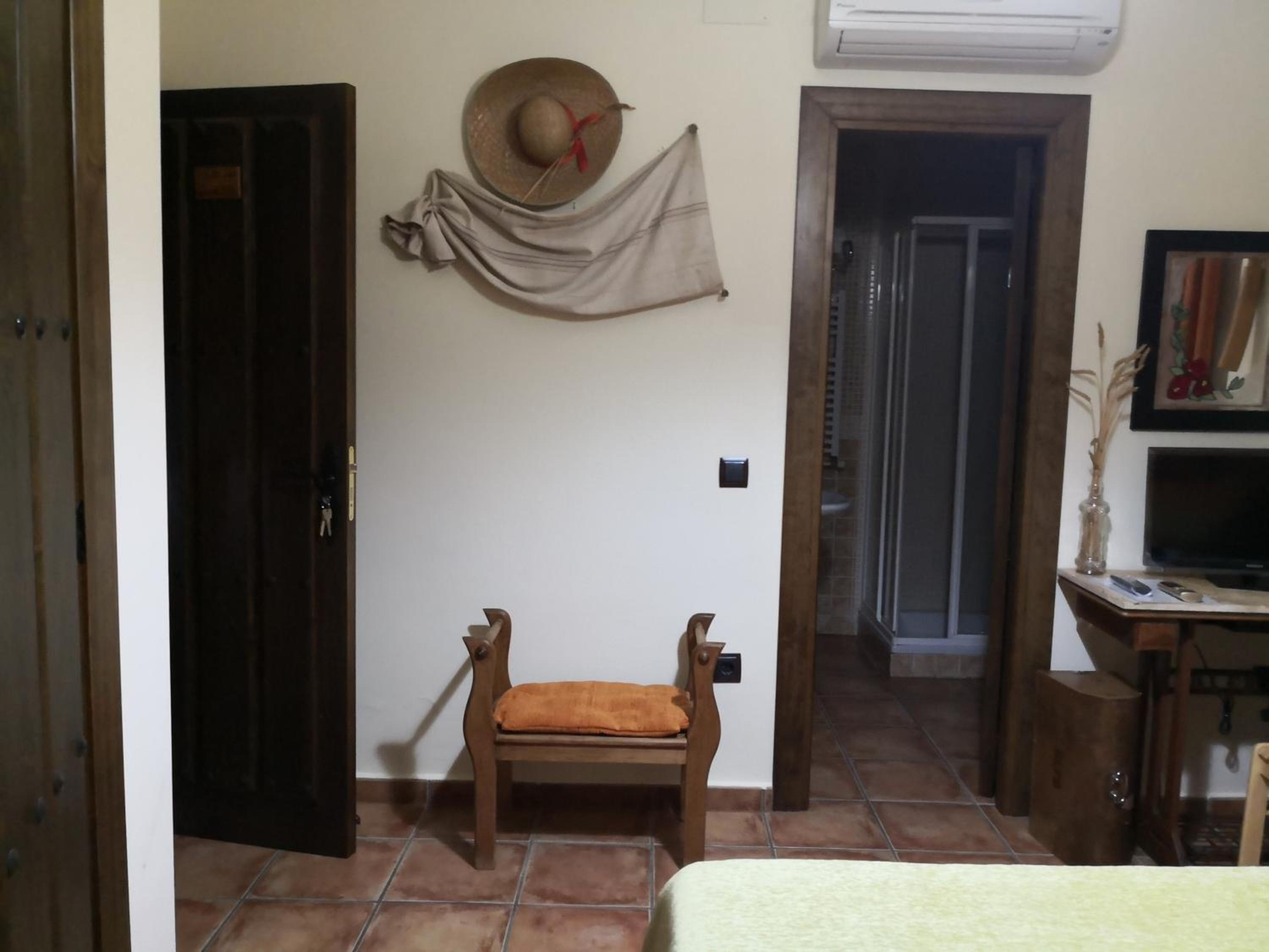 Double or Twin Room photo 2