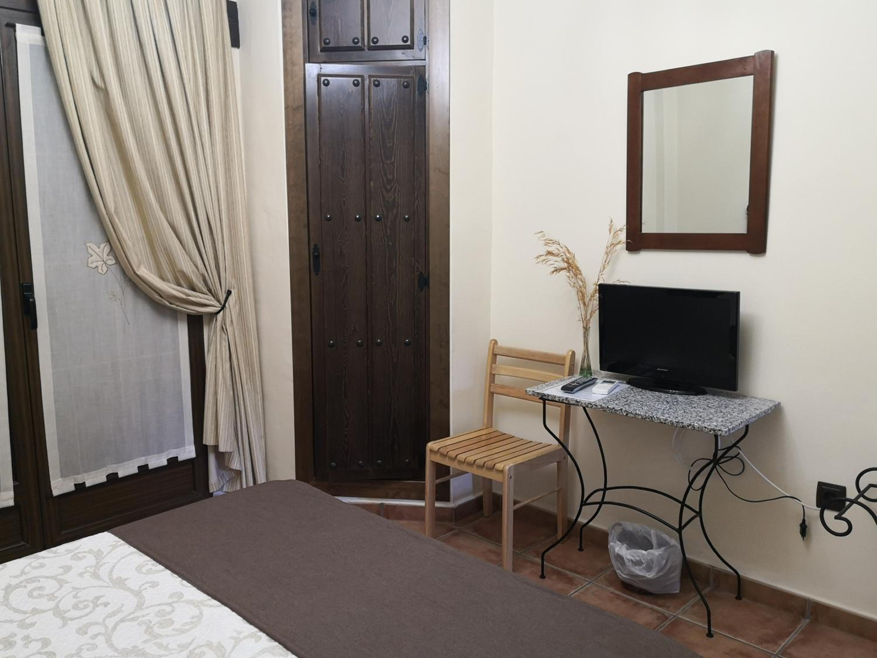 Double or Twin Room photo 2