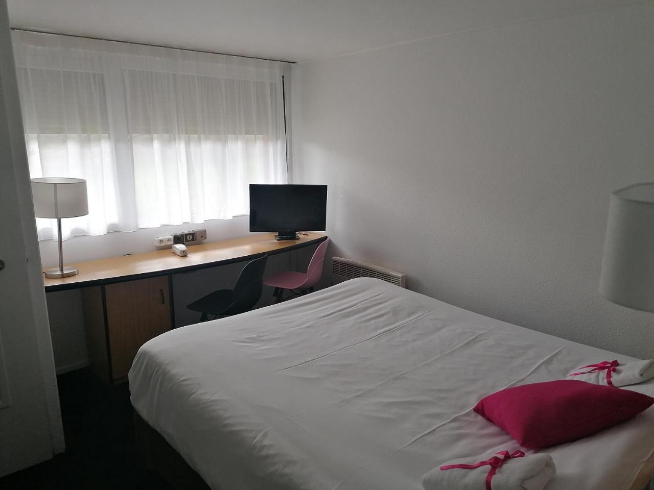 Double Room - Photo 6