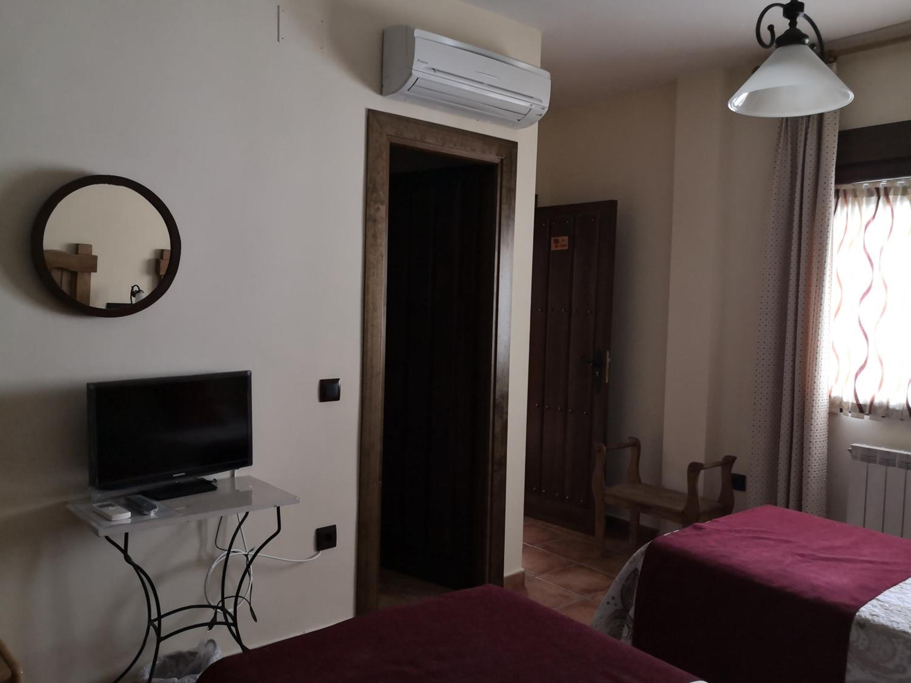 Standard Twin Room photo 2