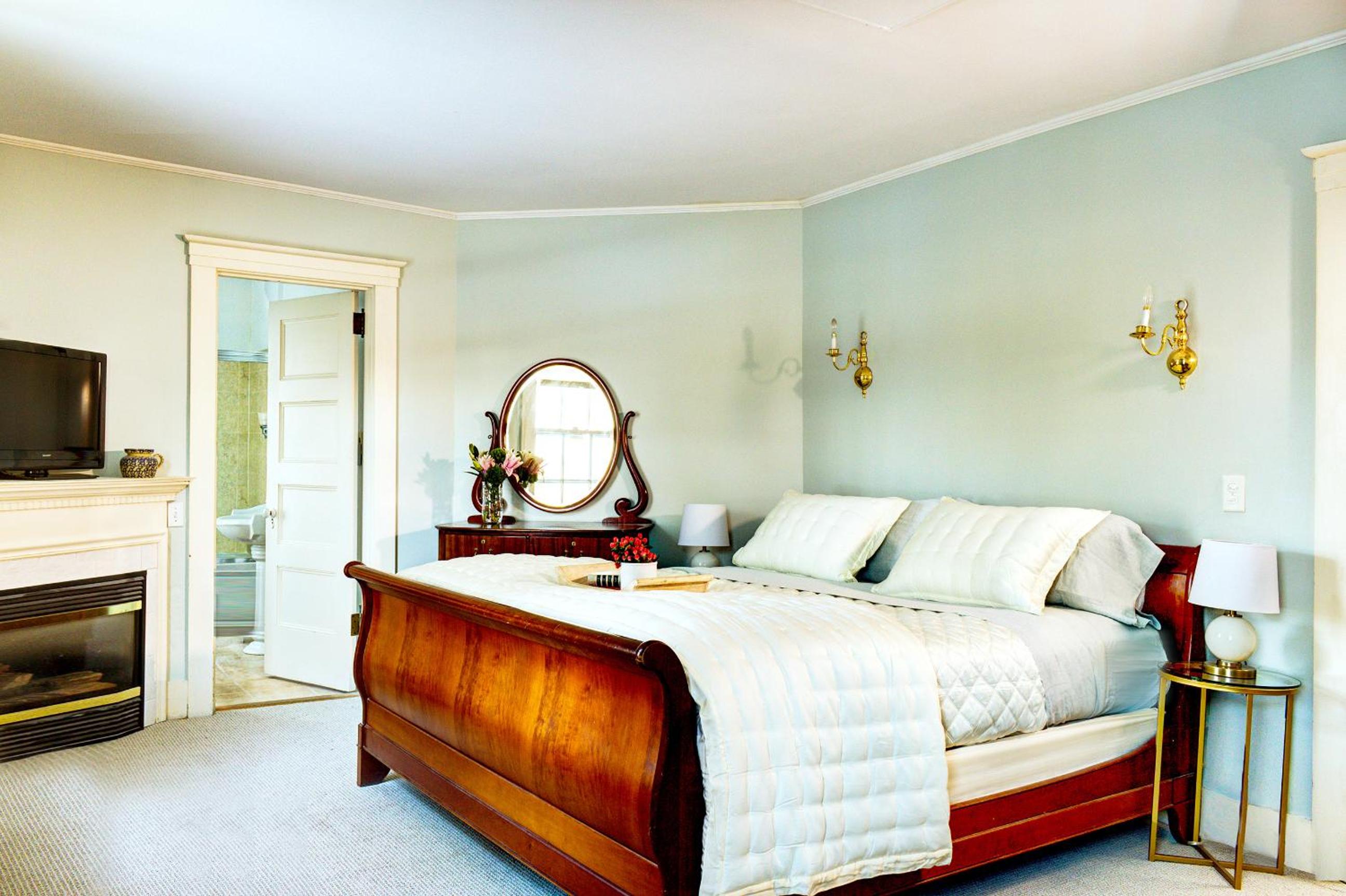 Deluxe King Room photo 2