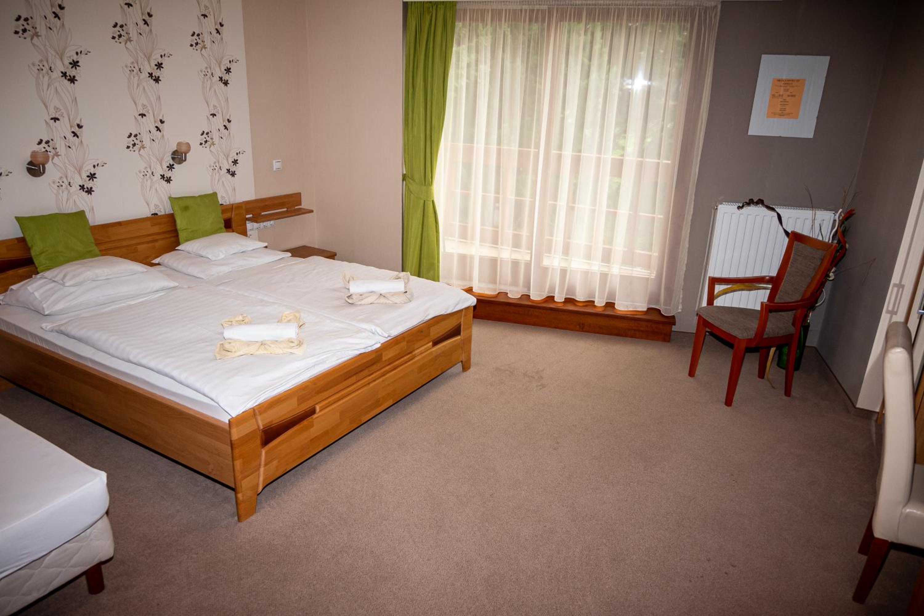 Deluxe Room (2 Adults + 1 Child) photo 2