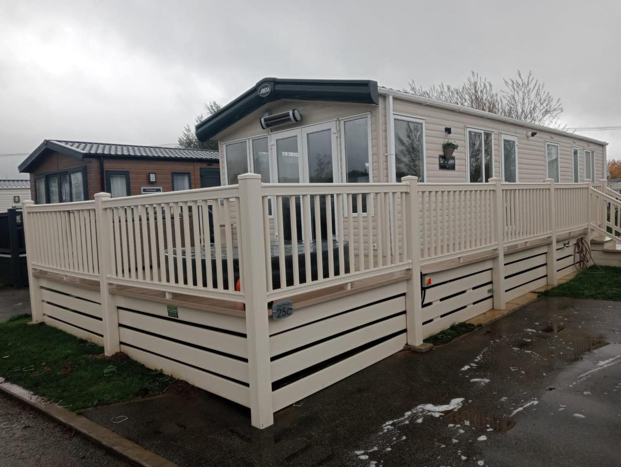 Three-Bedroom House photo 2