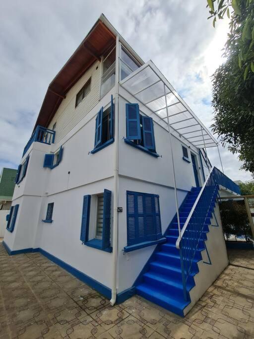 Eight-Bedroom House photo 2