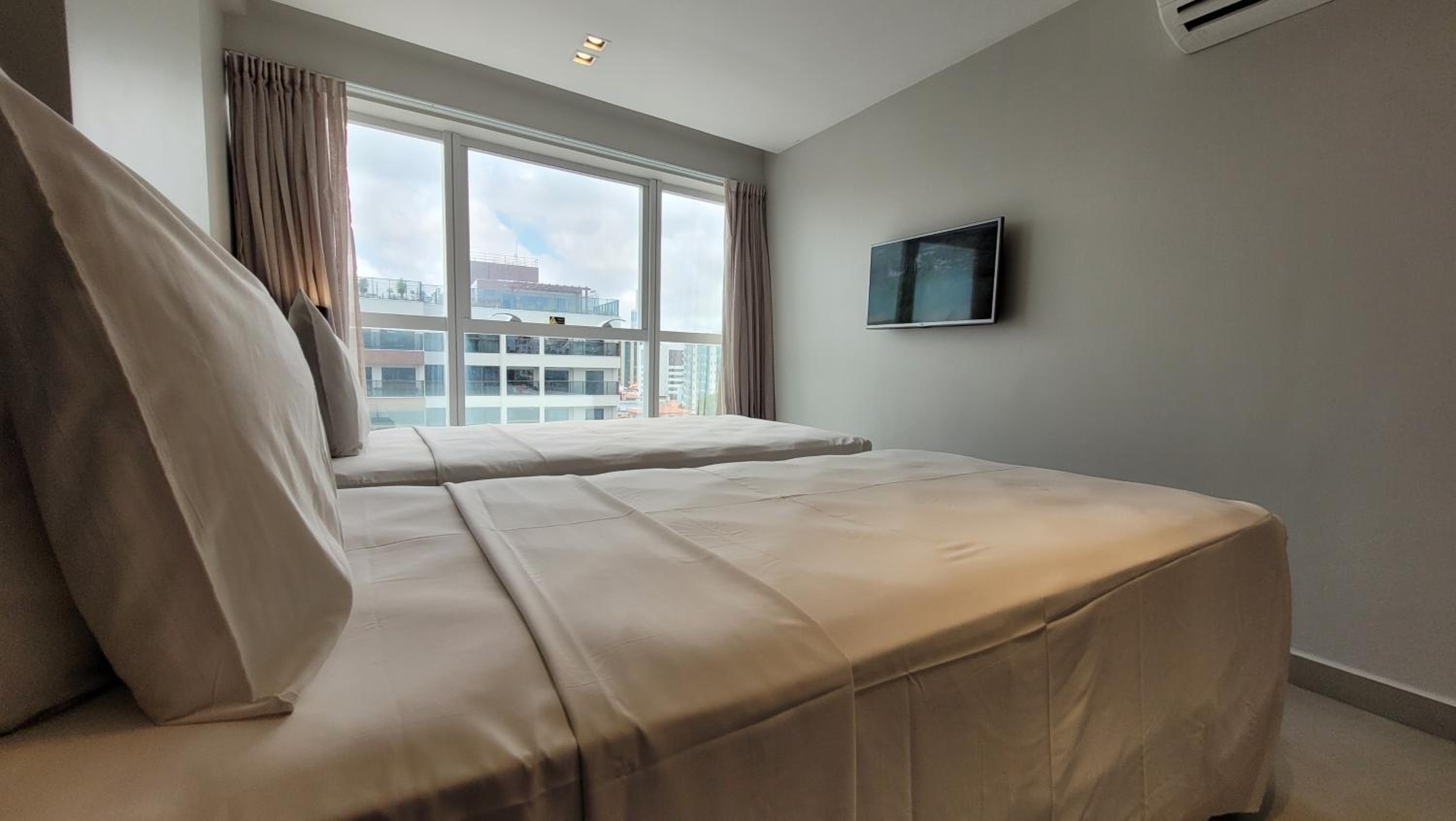 Superior Triple Room thumbnail 5