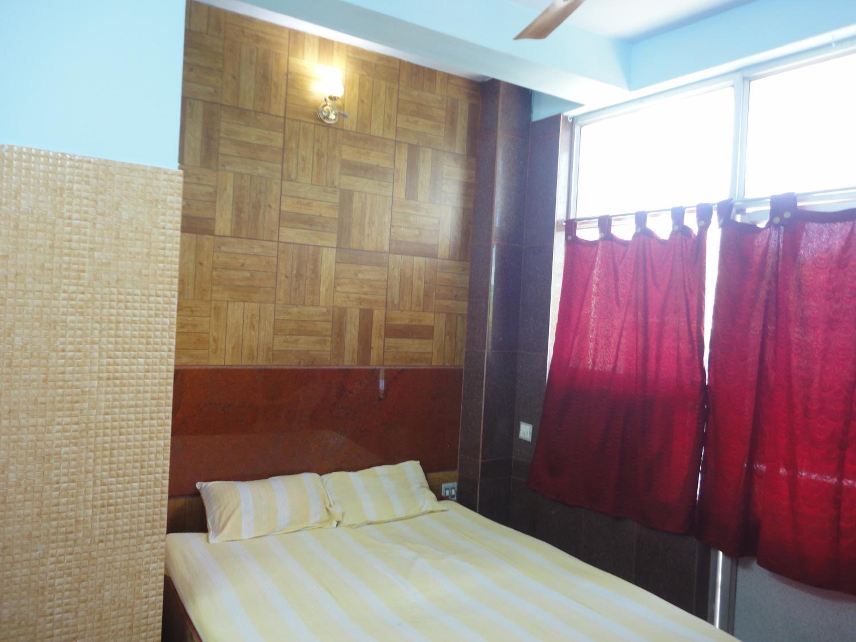 Budget Double Room - Photo 2