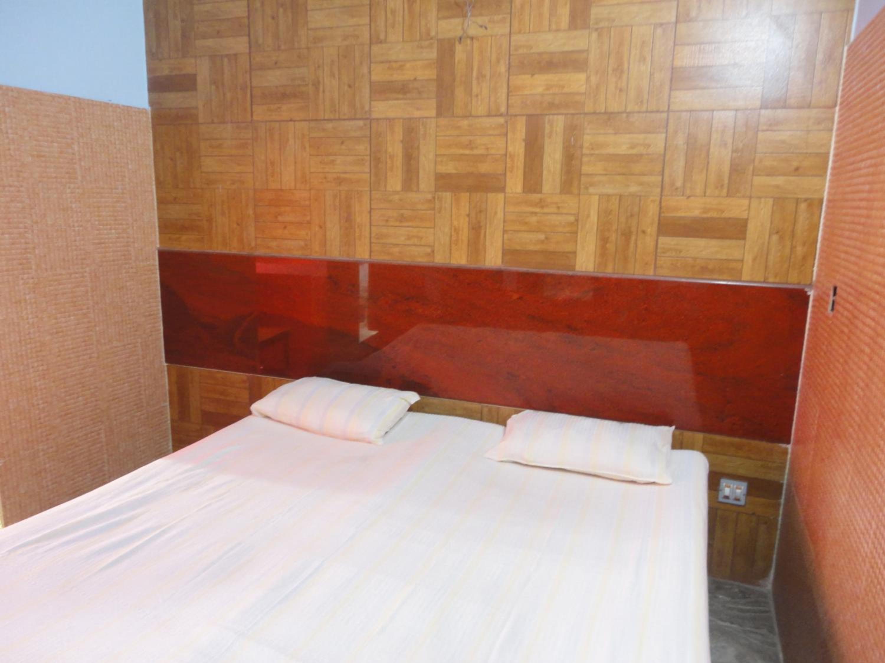 Budget Double Room - Photo 3