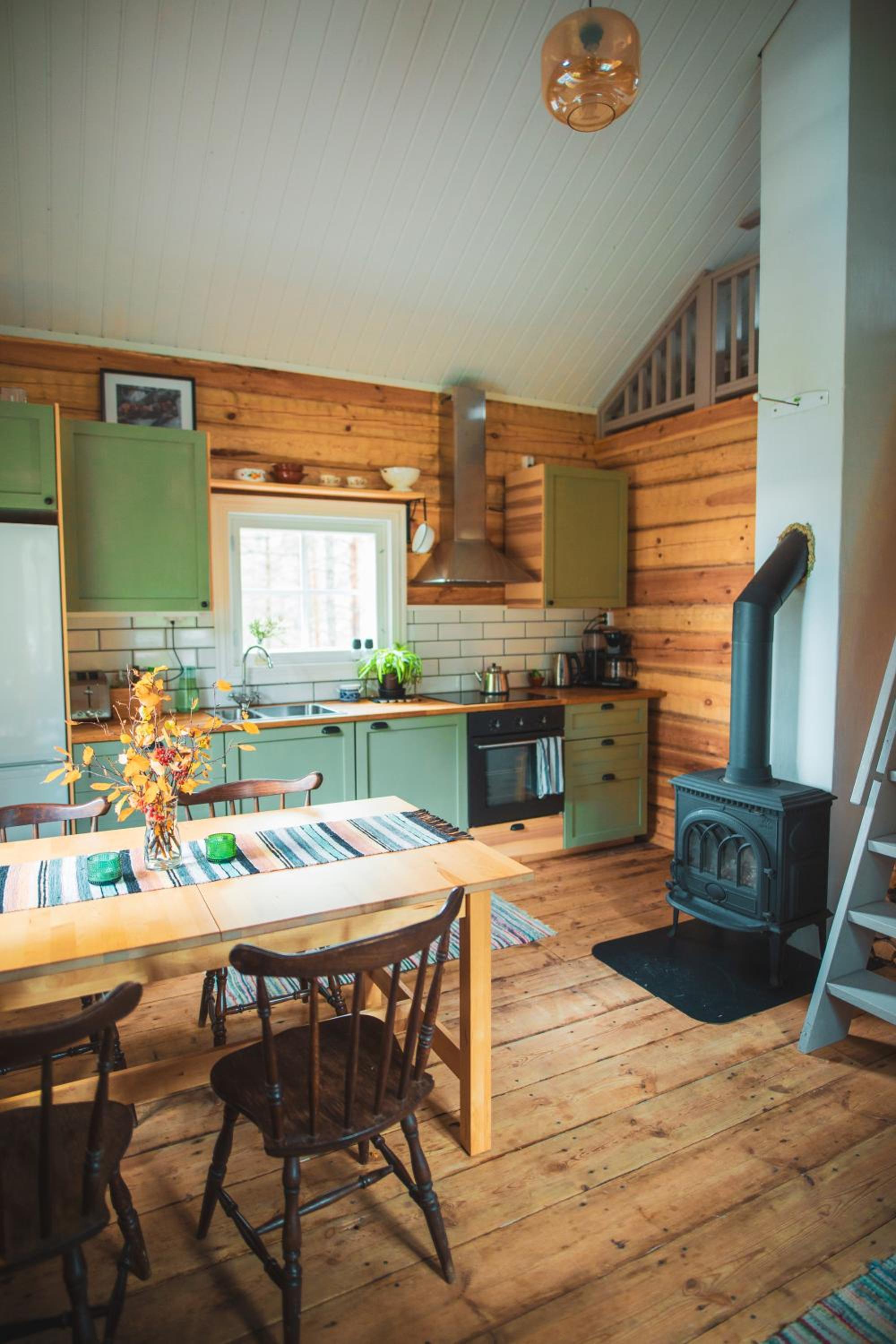 Two-Bedroom House - Photo 2