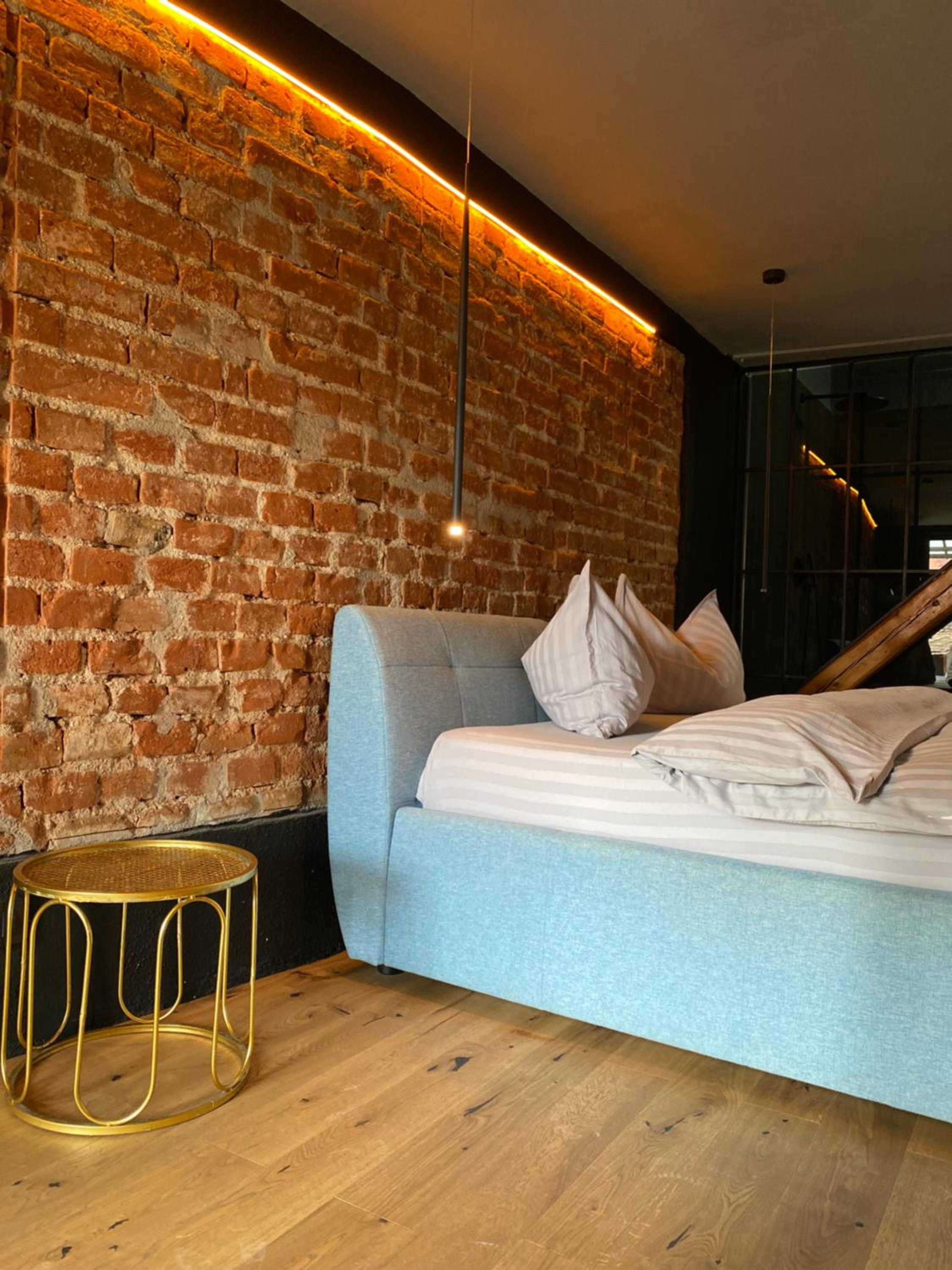 One-Bedroom Apartment - Photo 1