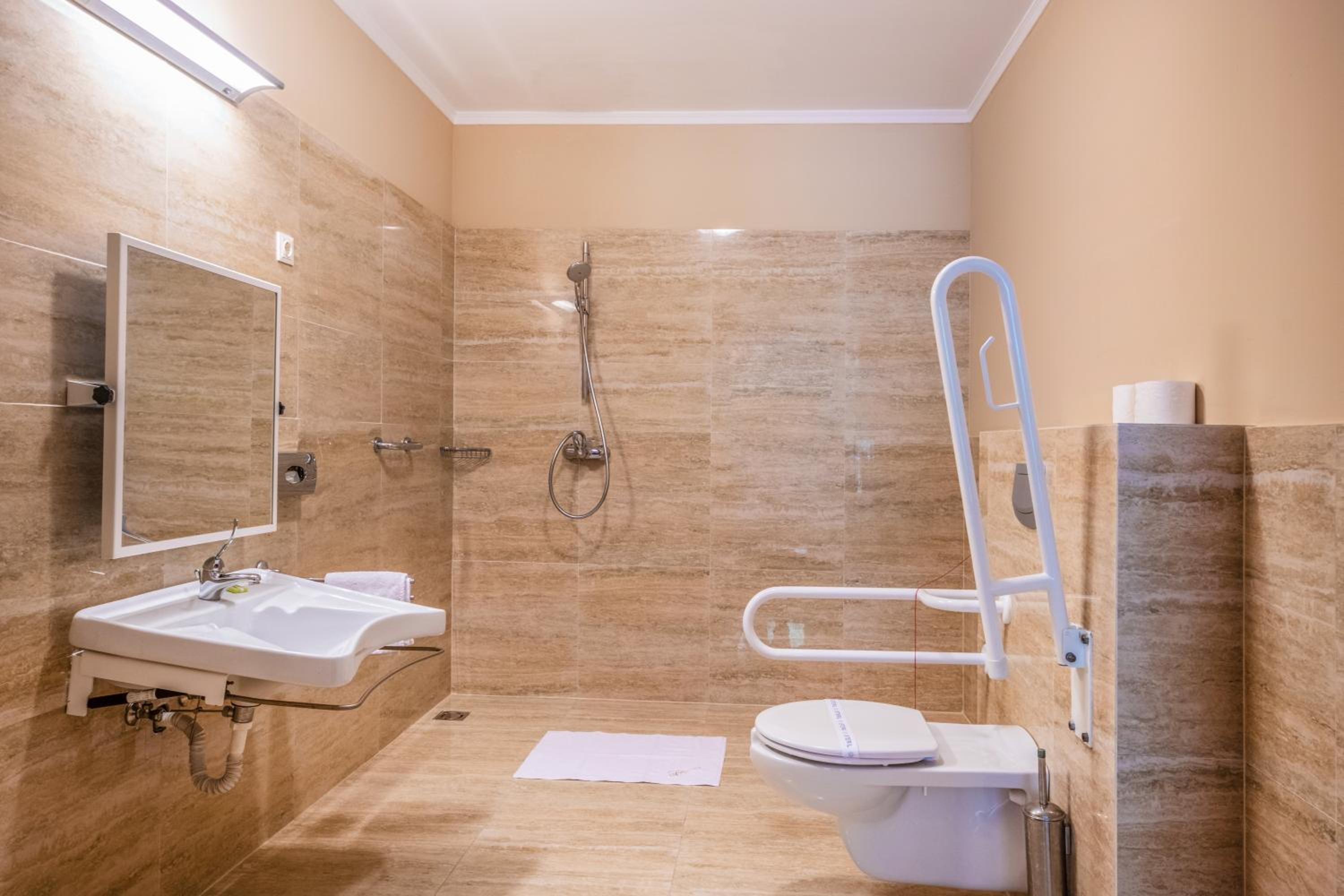 Classic Double Room with Balcony – Manor House photo 2