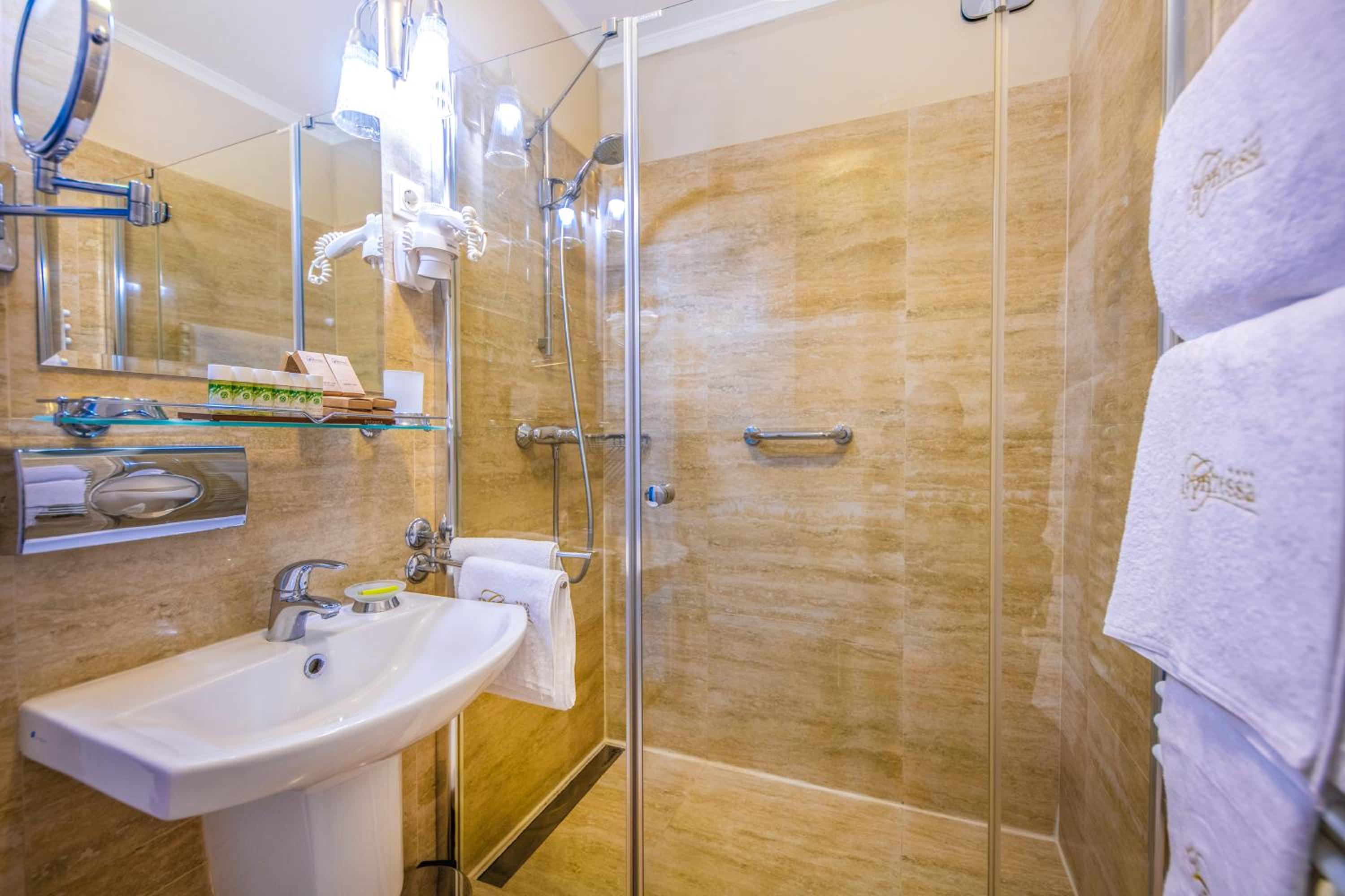 Classic Double Room with Balcony – Manor House photo 3