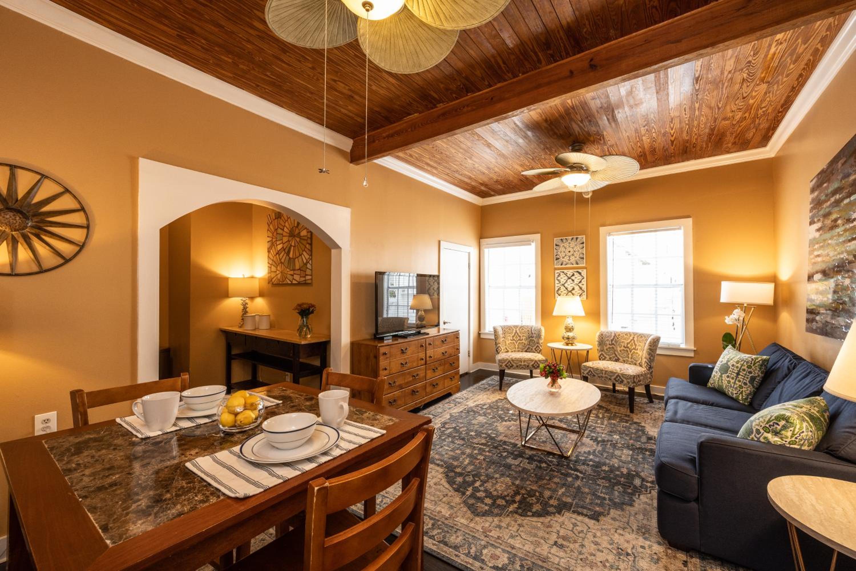 One Bedroom Queen Villa with Private Porch photo 1