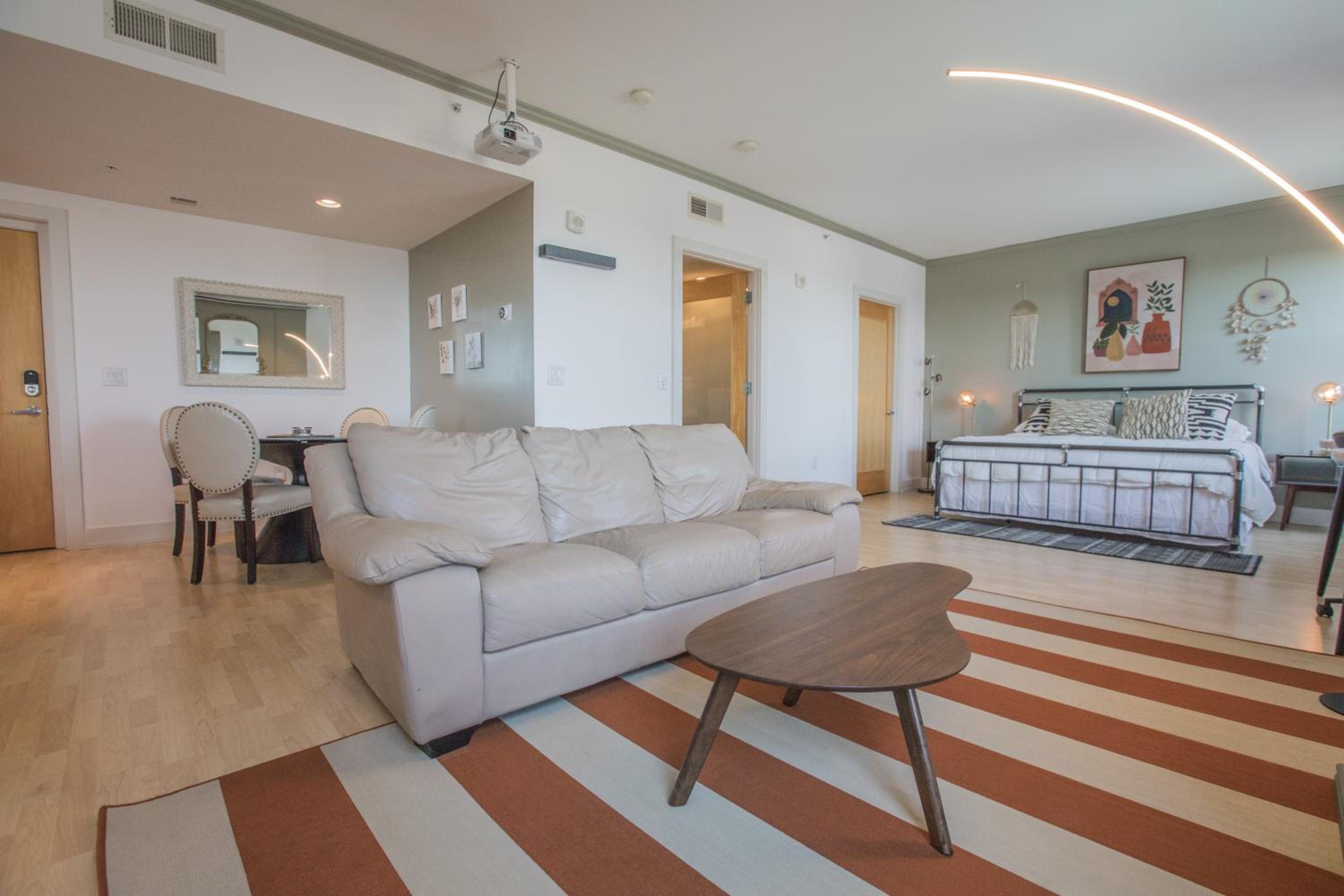 One-Bedroom Apartment - Photo 22