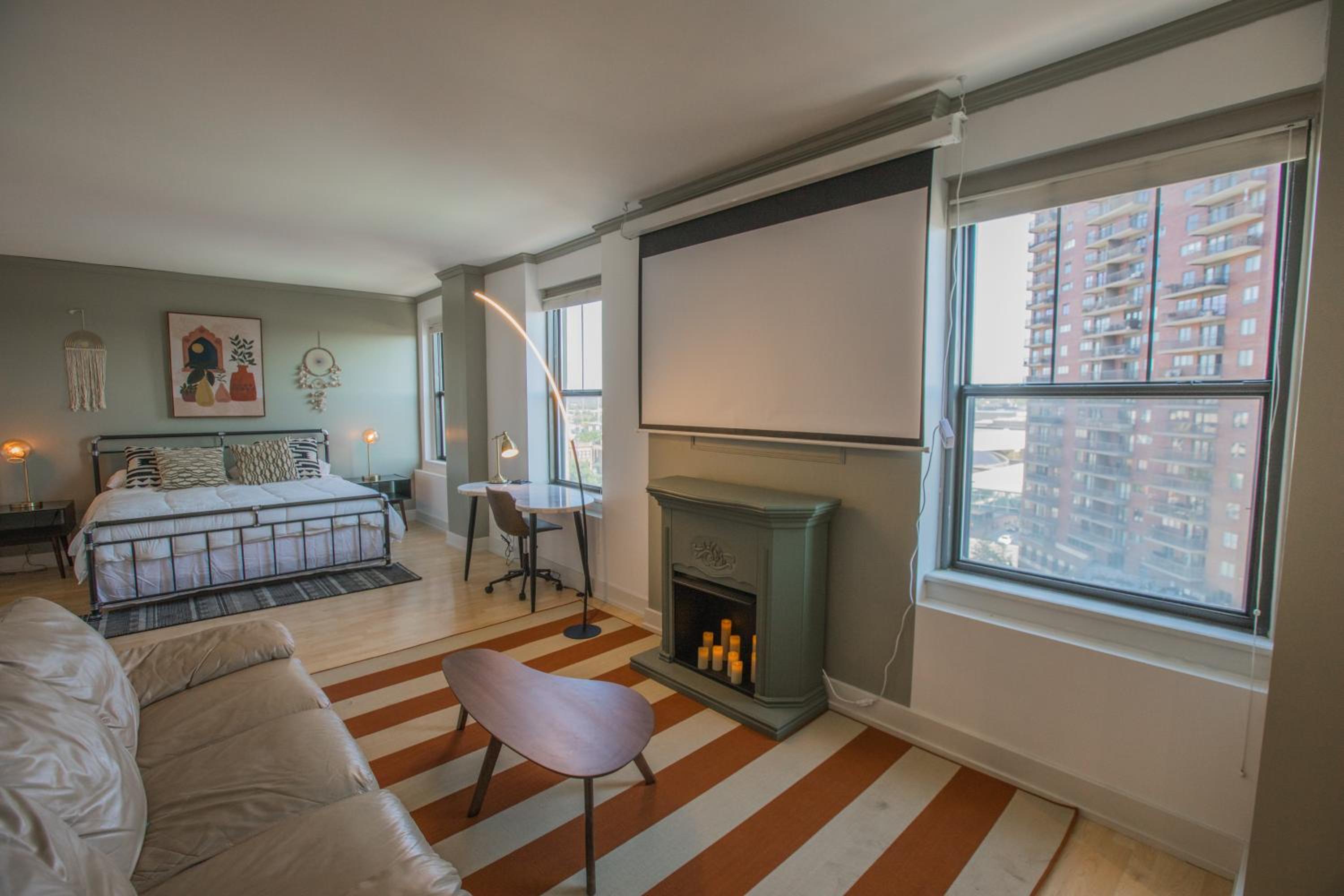 One-Bedroom Apartment - Photo 9