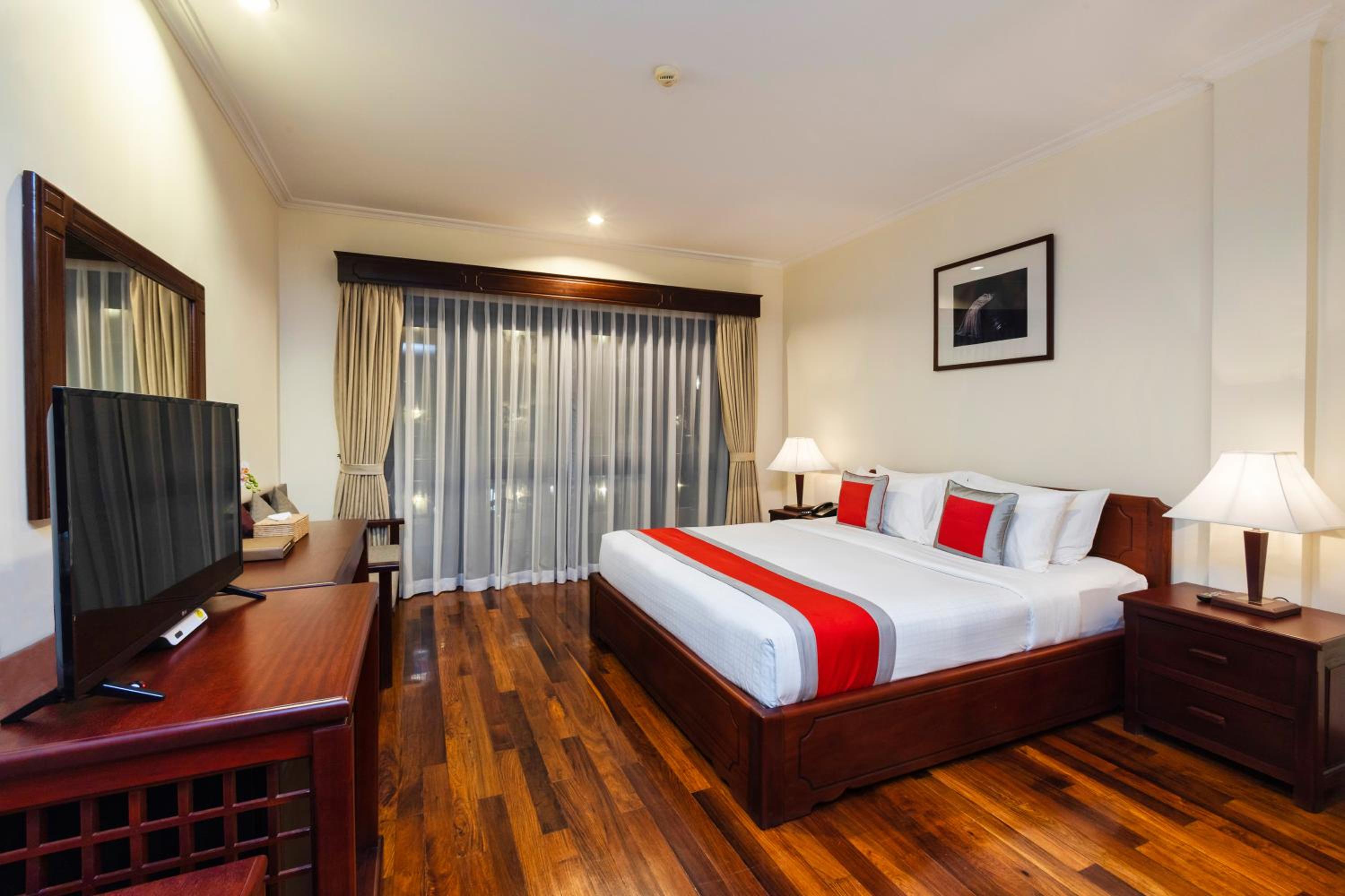 Deluxe Double or Twin Room with Pool View photo 1