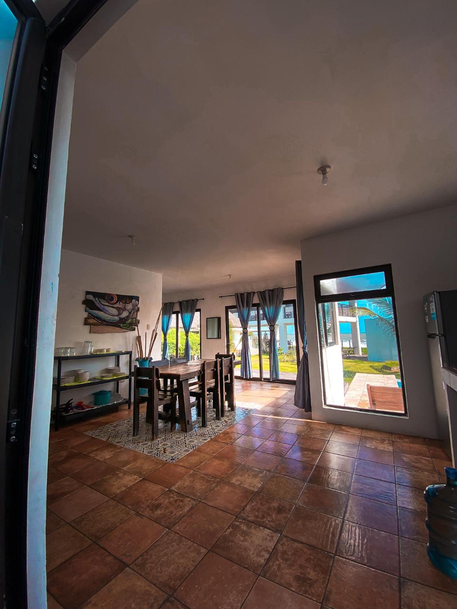 Villa - Beach Front photo 1