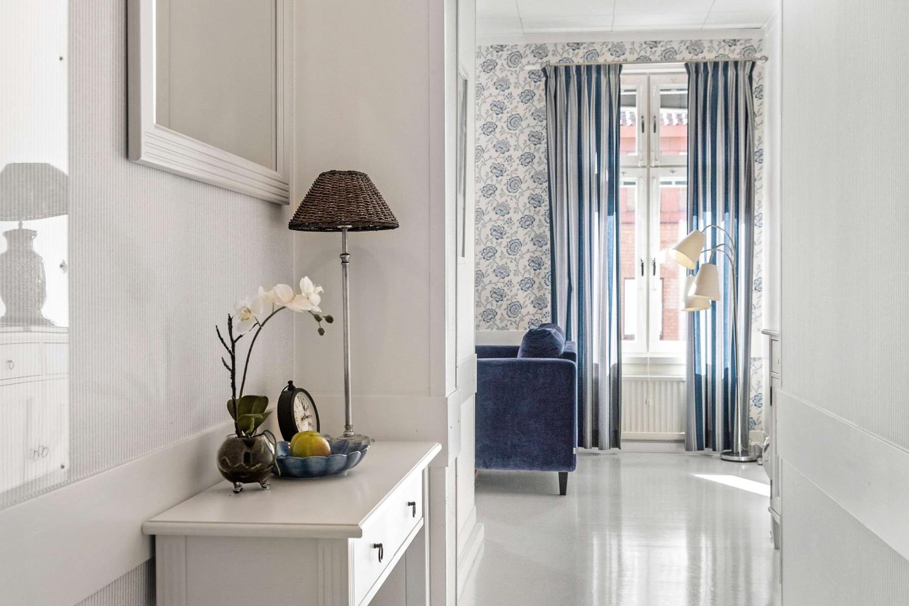 Suite with Two Single Beds