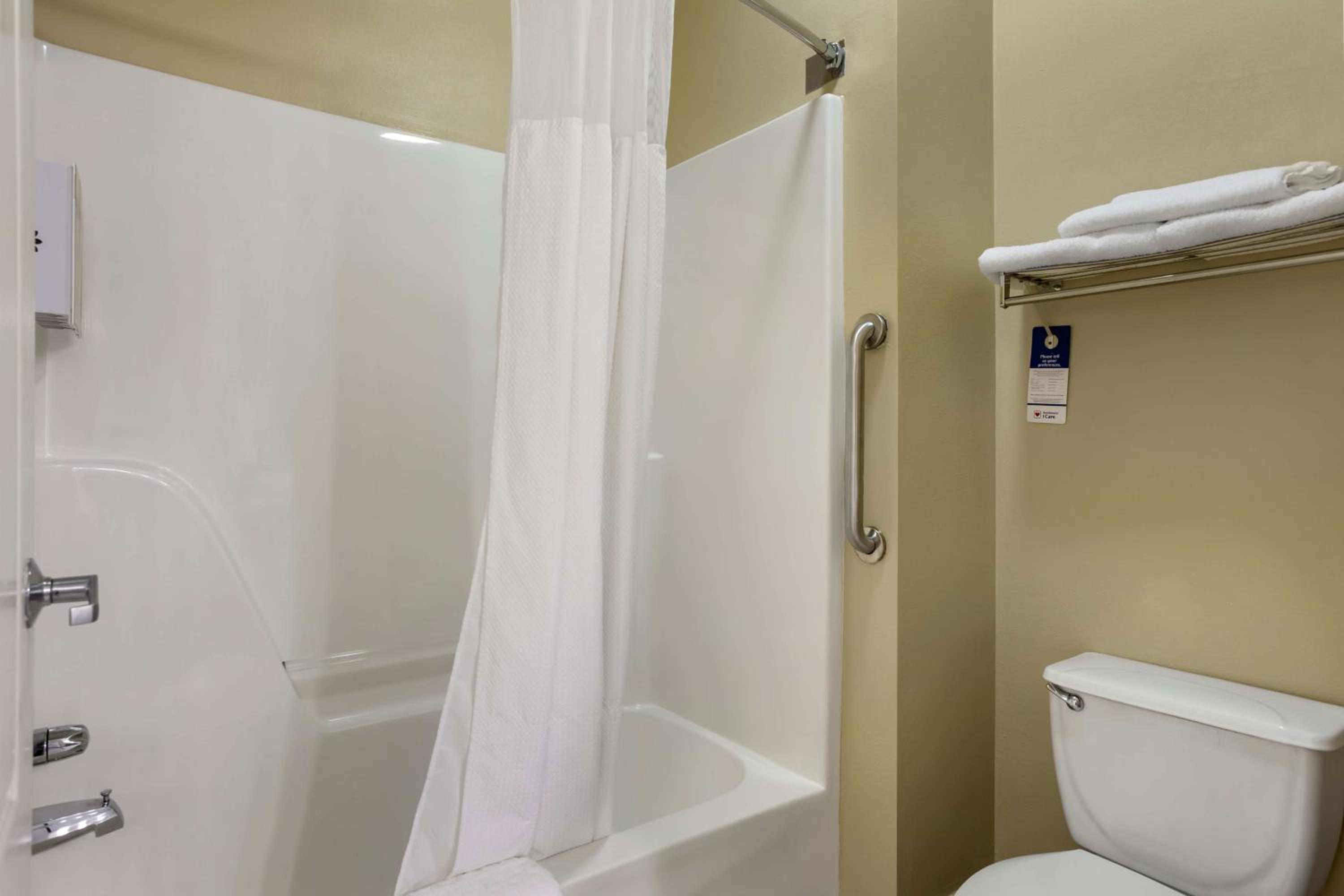 King Room with Spa Bath - Photo 3