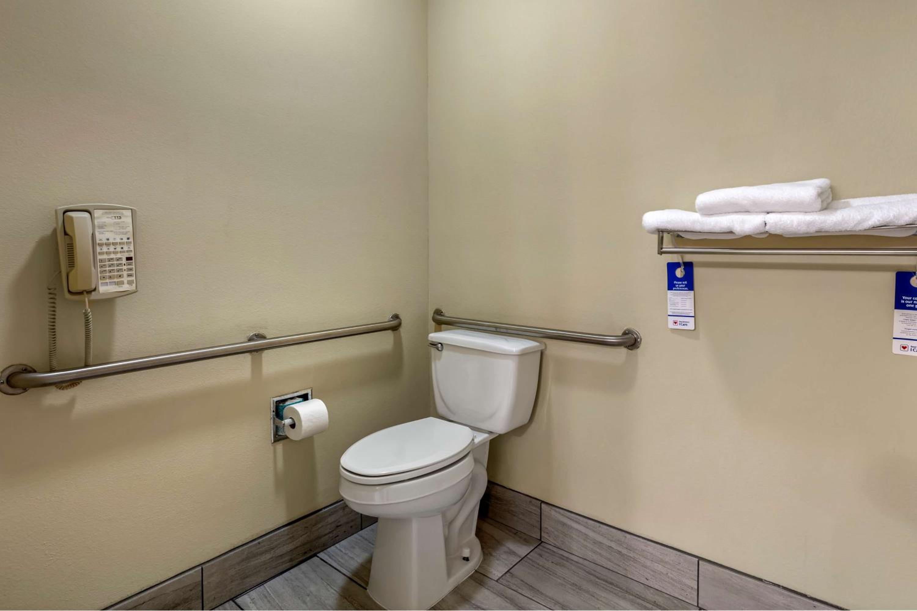 King Room - Disability Access/Non-Smoking - Photo 4