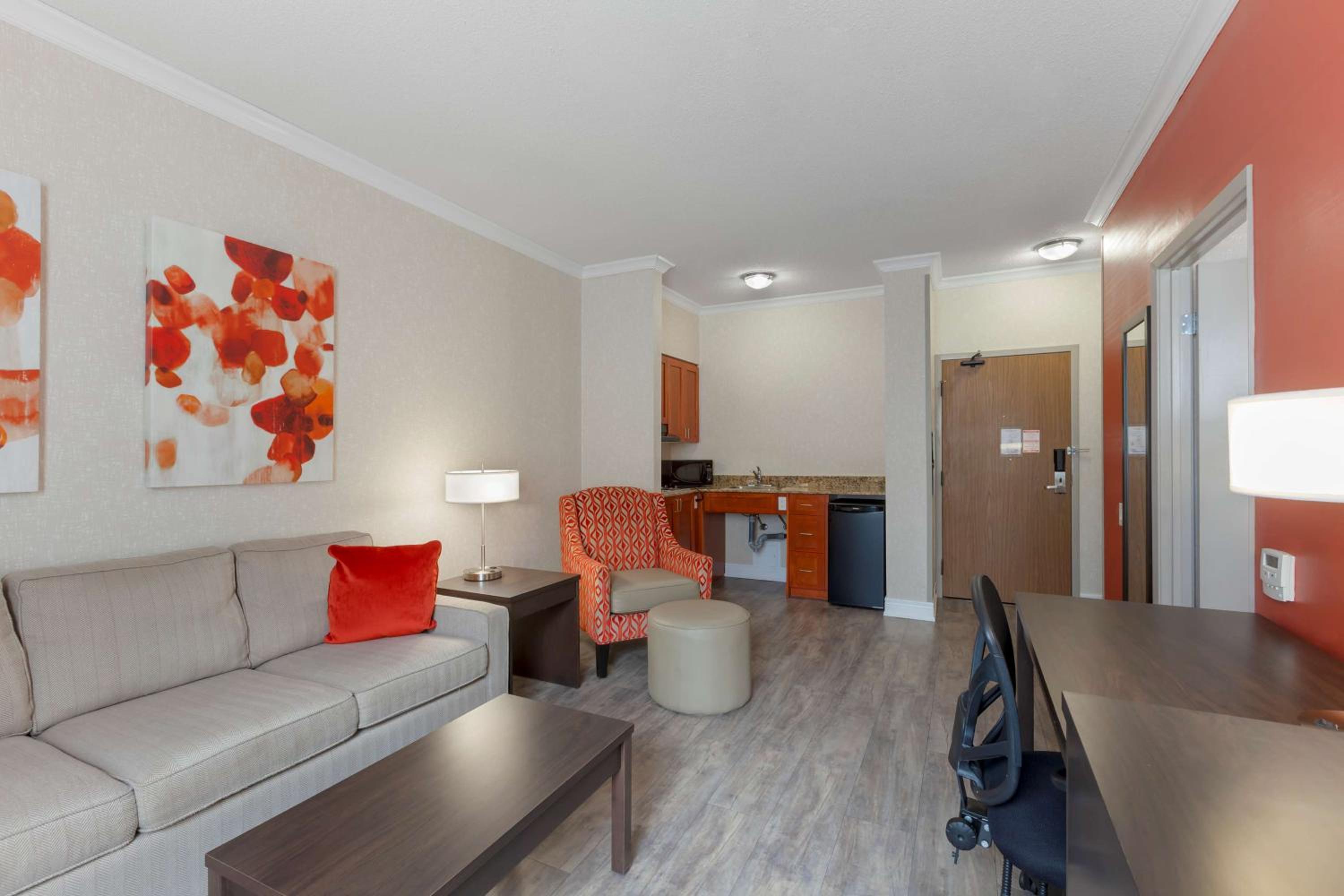 King Suite with Sofa Bed and Roll-In Shower - Disability Access/Non-Smoking photo 2