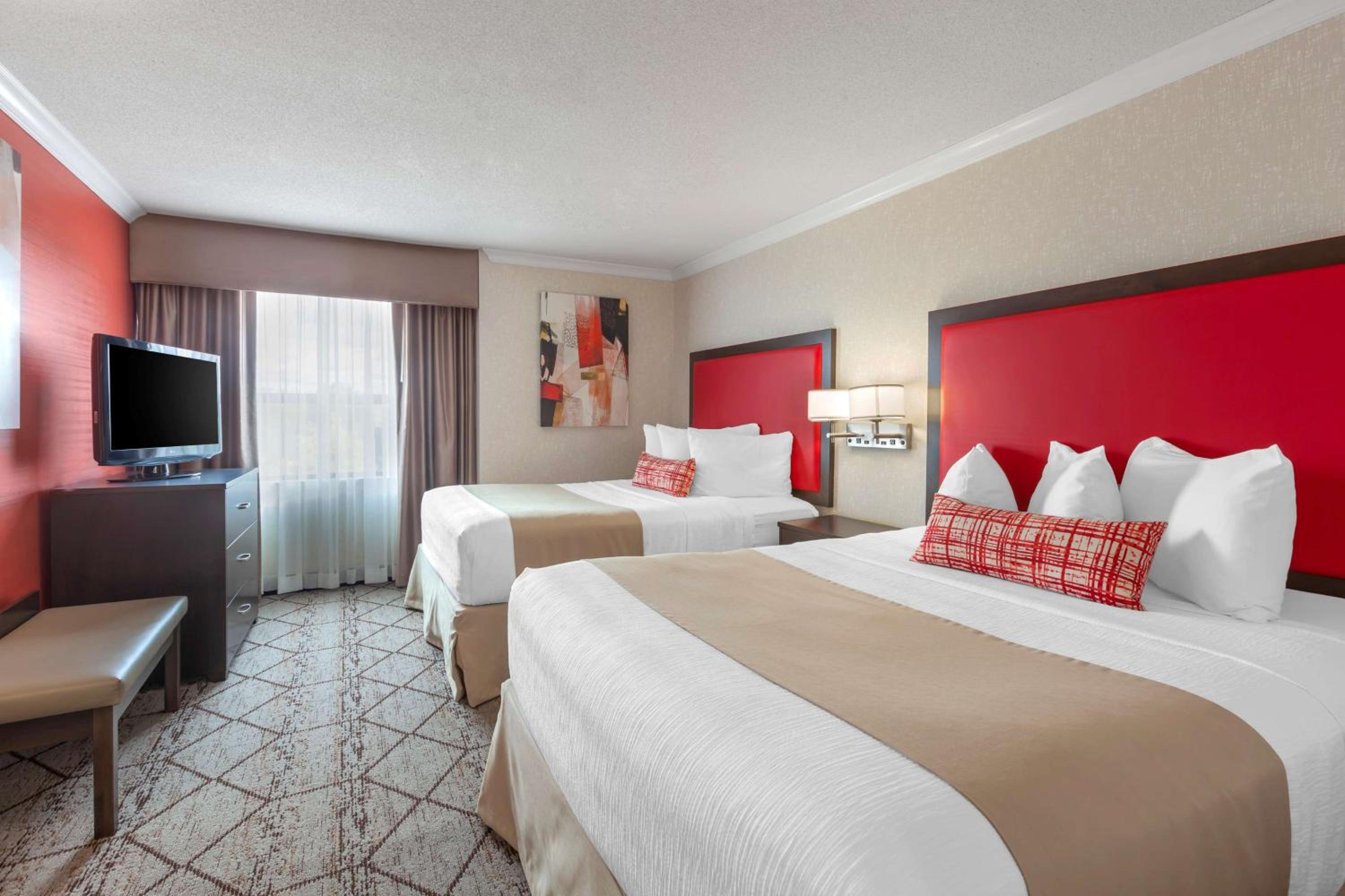 Two Queen Beds - Queen Suite