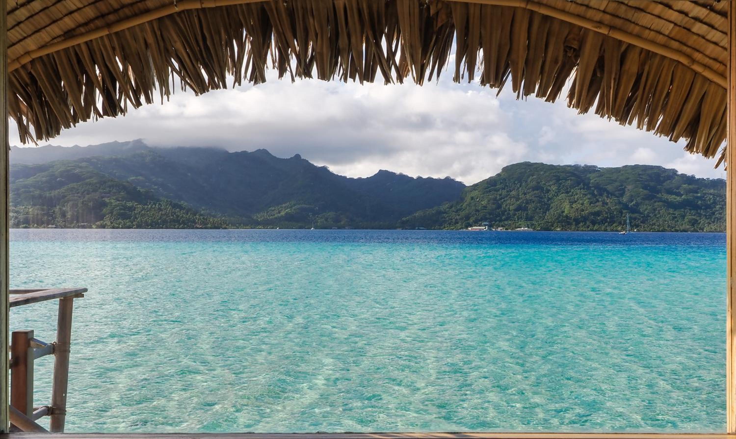 Taha’a Overwater Suite
