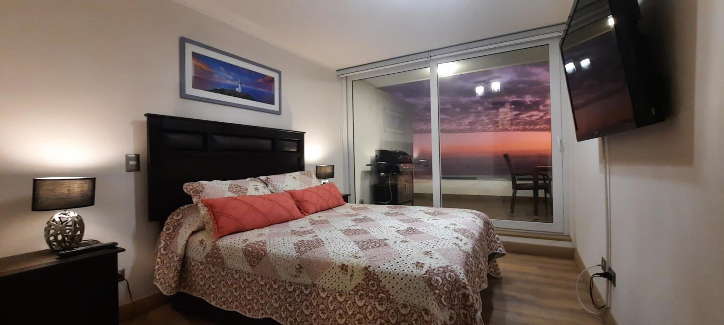 Two-Bedroom Apartment with Terrace and Sea View photo 2