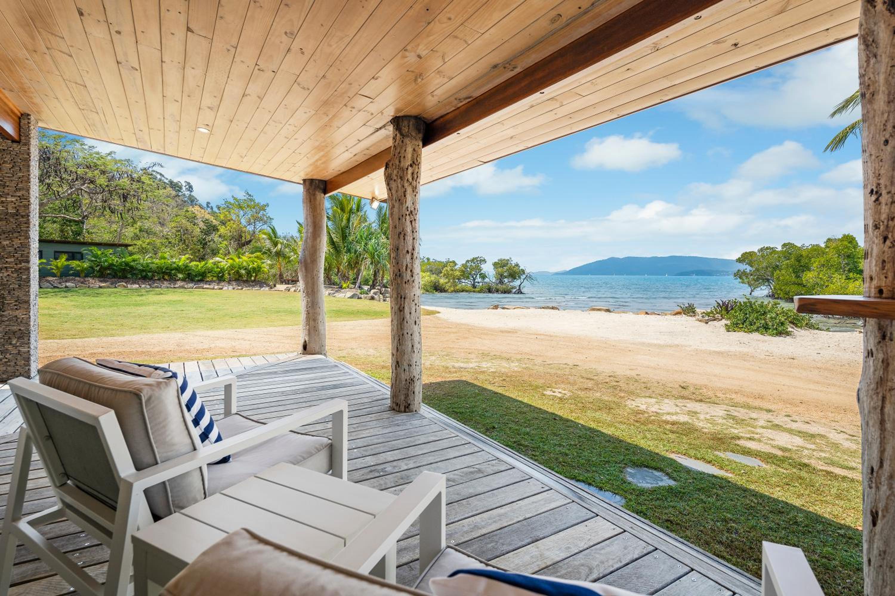 Villa - Beach Front photo 3