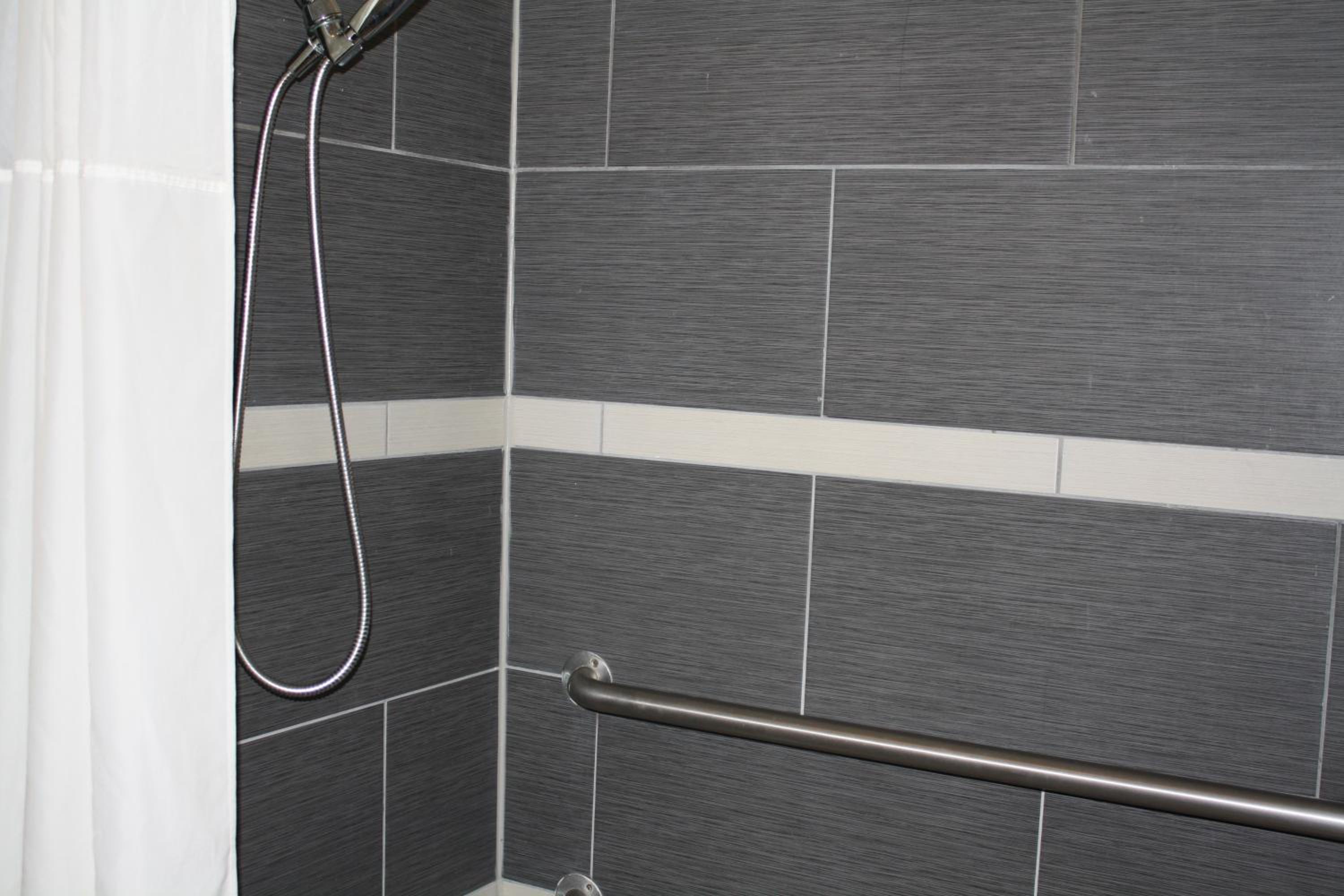 King Room - Disability Access - Photo 6