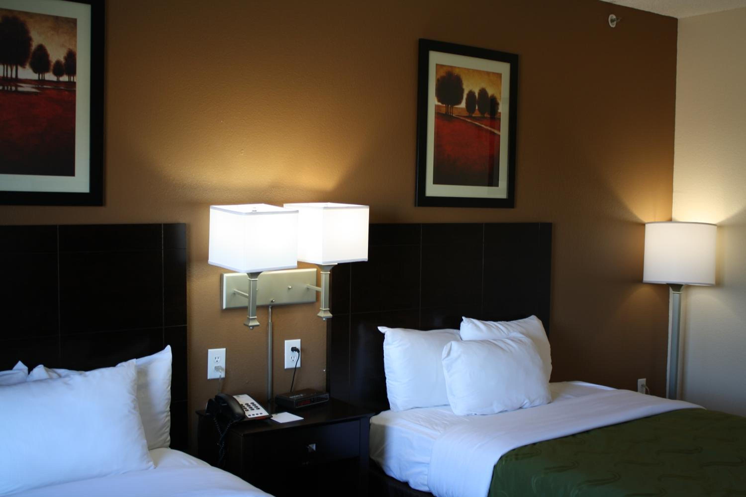 Double Room with Two Double Beds - Non-Smoking - Photo 17