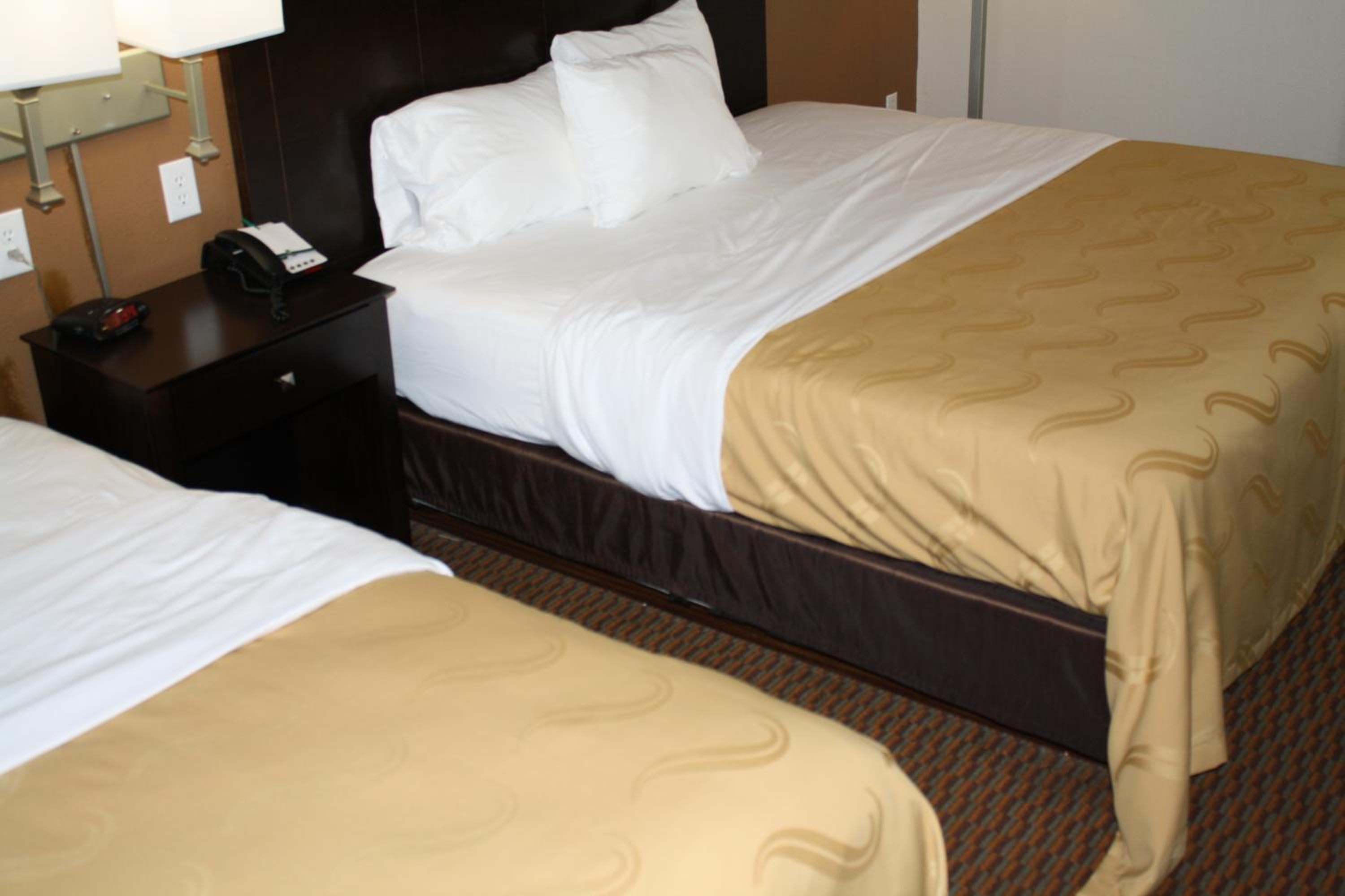 Queen Room with Two Queen Beds - Non-Smoking - Photo 1