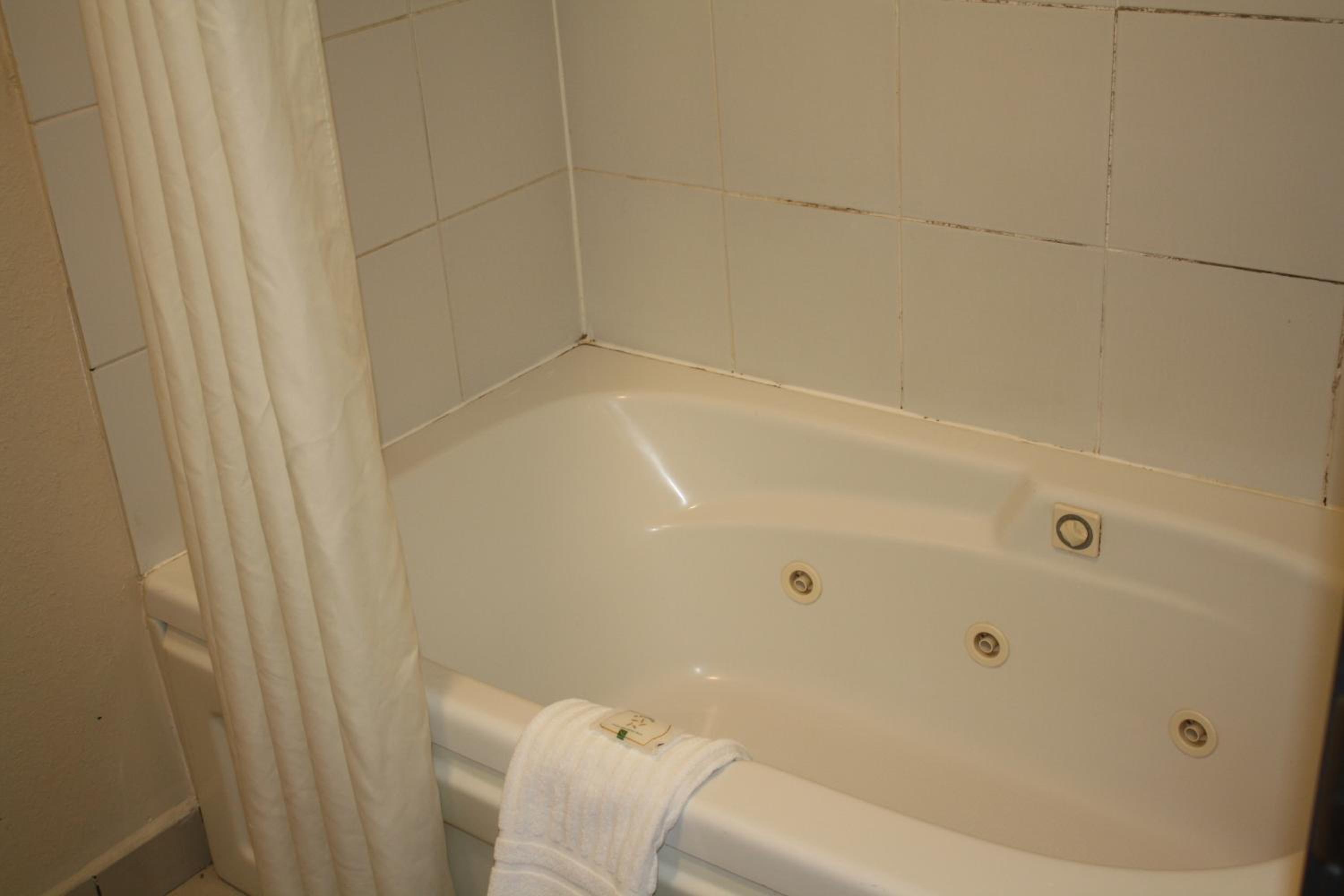 Superior King Suite - Non-smoking - Photo 6