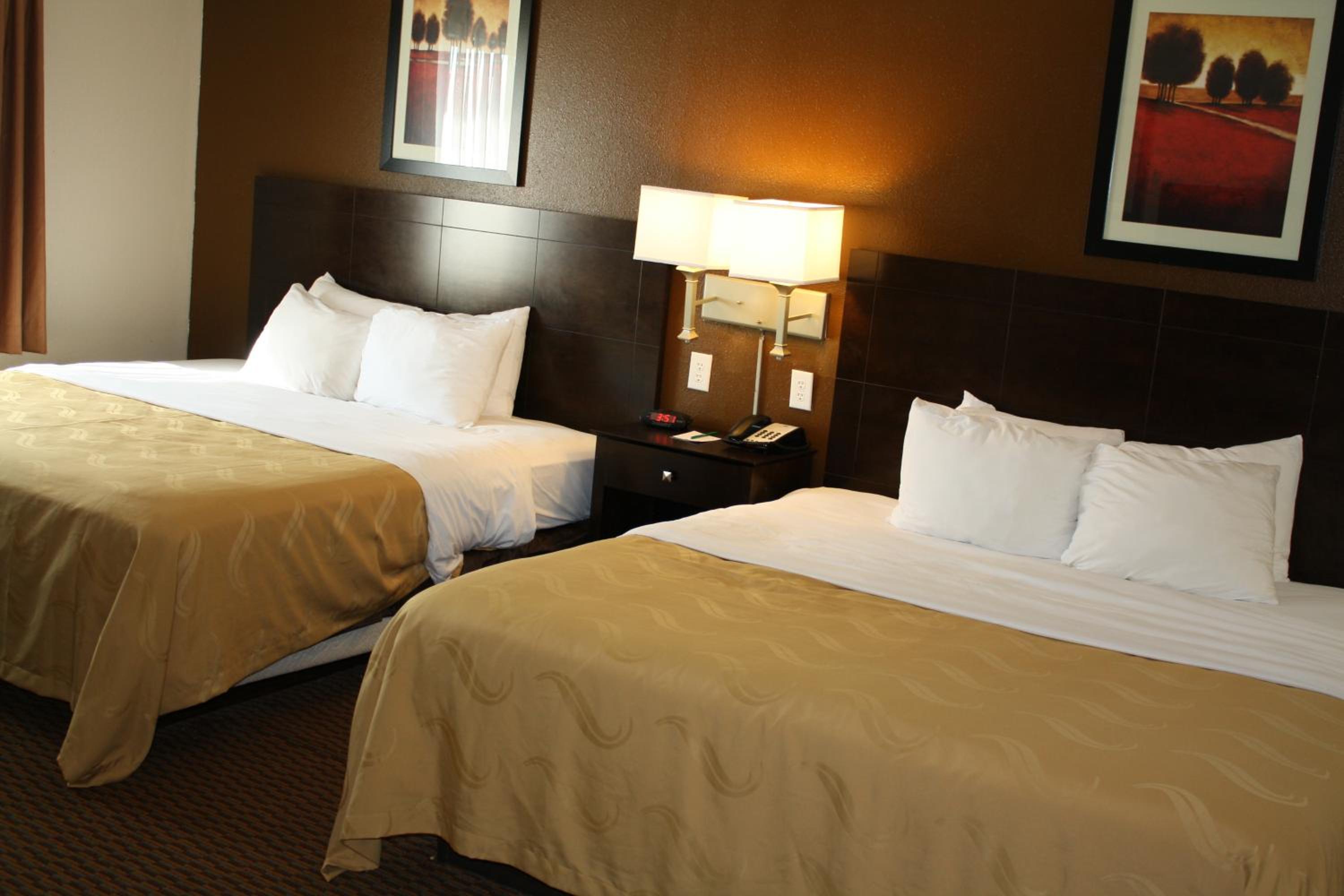 King Room with Two King Beds - Photo 8