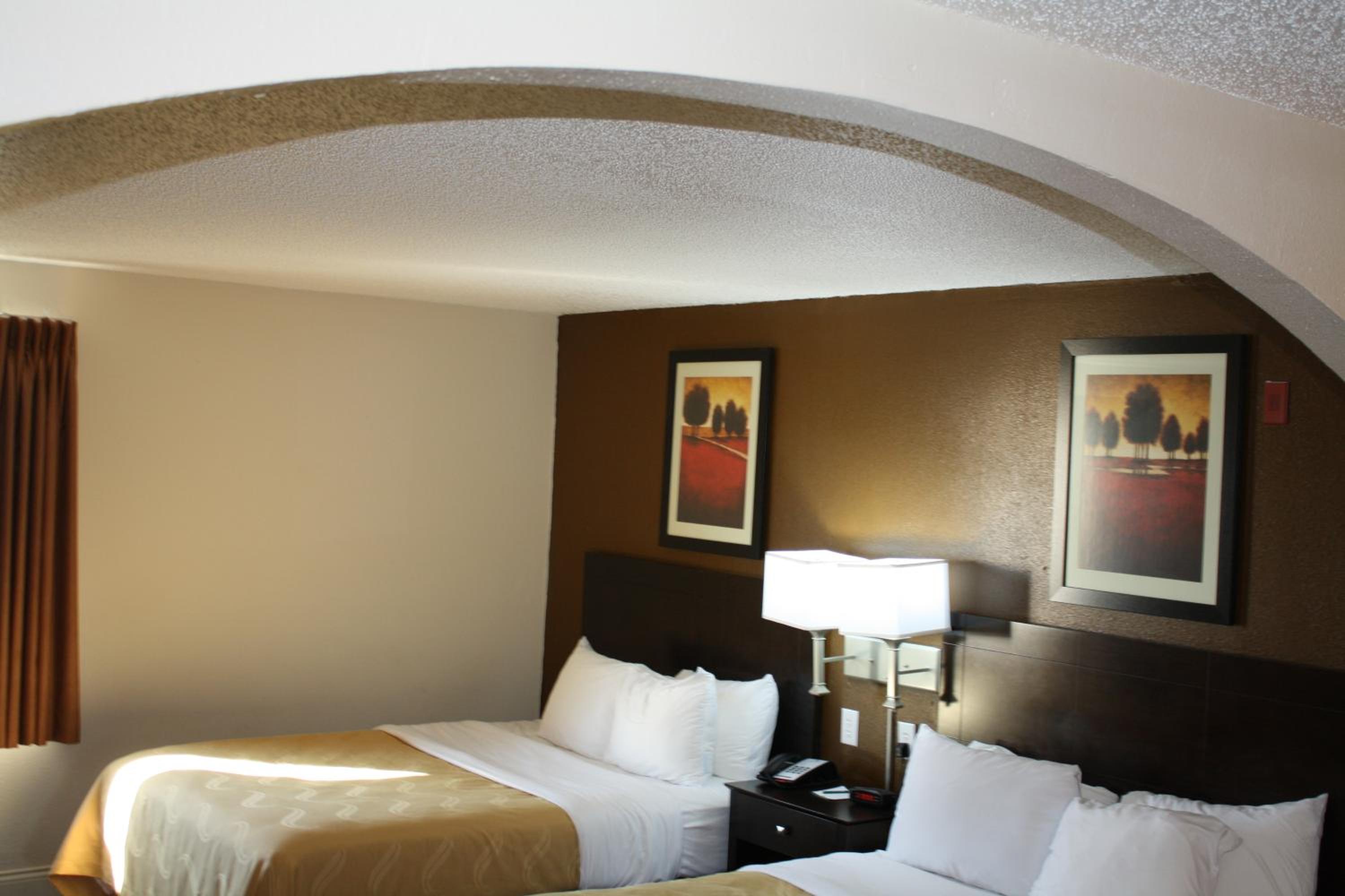 Queen Suite with Two Queen Beds - Non-Smoking - Photo 13